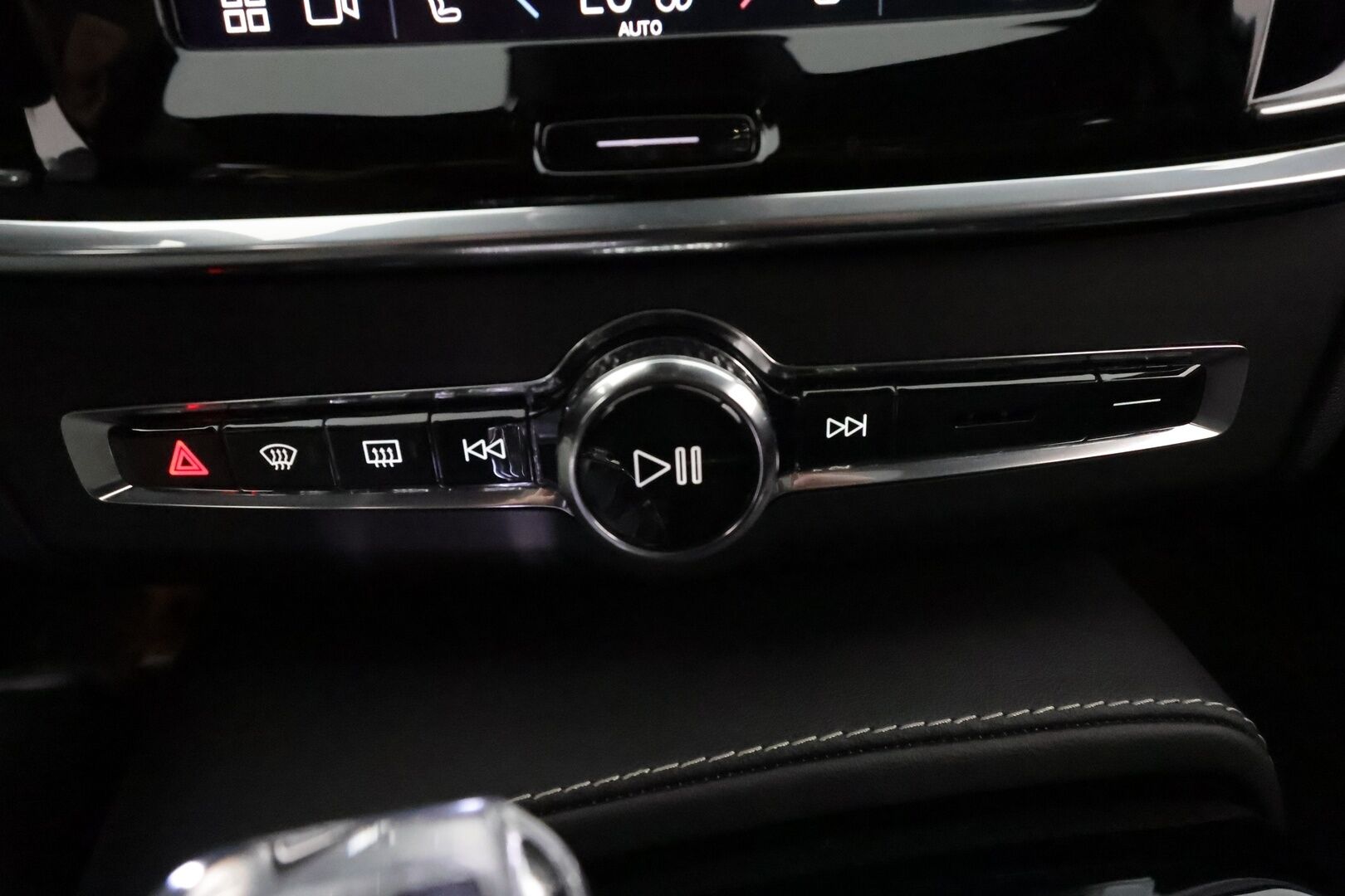 Volvo V90 2023 T8 AWD Long Range High Performance **1.Om Suomi-auto / HUD / Panorama / 360° Kamera / Adapt.Vakkari / Koukku** - 3,99 % KORKOTARJOUS TÄHÄN AUTOON - Sporttipenkit Muistilla / Pixel-LED / Harman/Kardon / Kaistavahti /  Google Maps / KeylessGo / 2x Renkaat