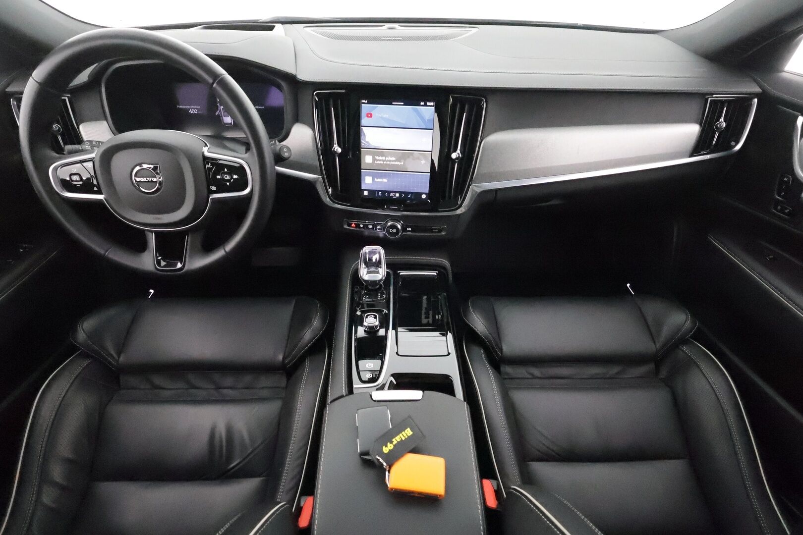 Volvo V90 2023 T8 AWD Long Range High Performance **1.Om Suomi-auto / HUD / Panorama / 360° Kamera / Adapt.Vakkari / Koukku** - 3,99 % KORKOTARJOUS TÄHÄN AUTOON - Sporttipenkit Muistilla / Pixel-LED / Harman/Kardon / Kaistavahti /  Google Maps / KeylessGo / 2x Renkaat