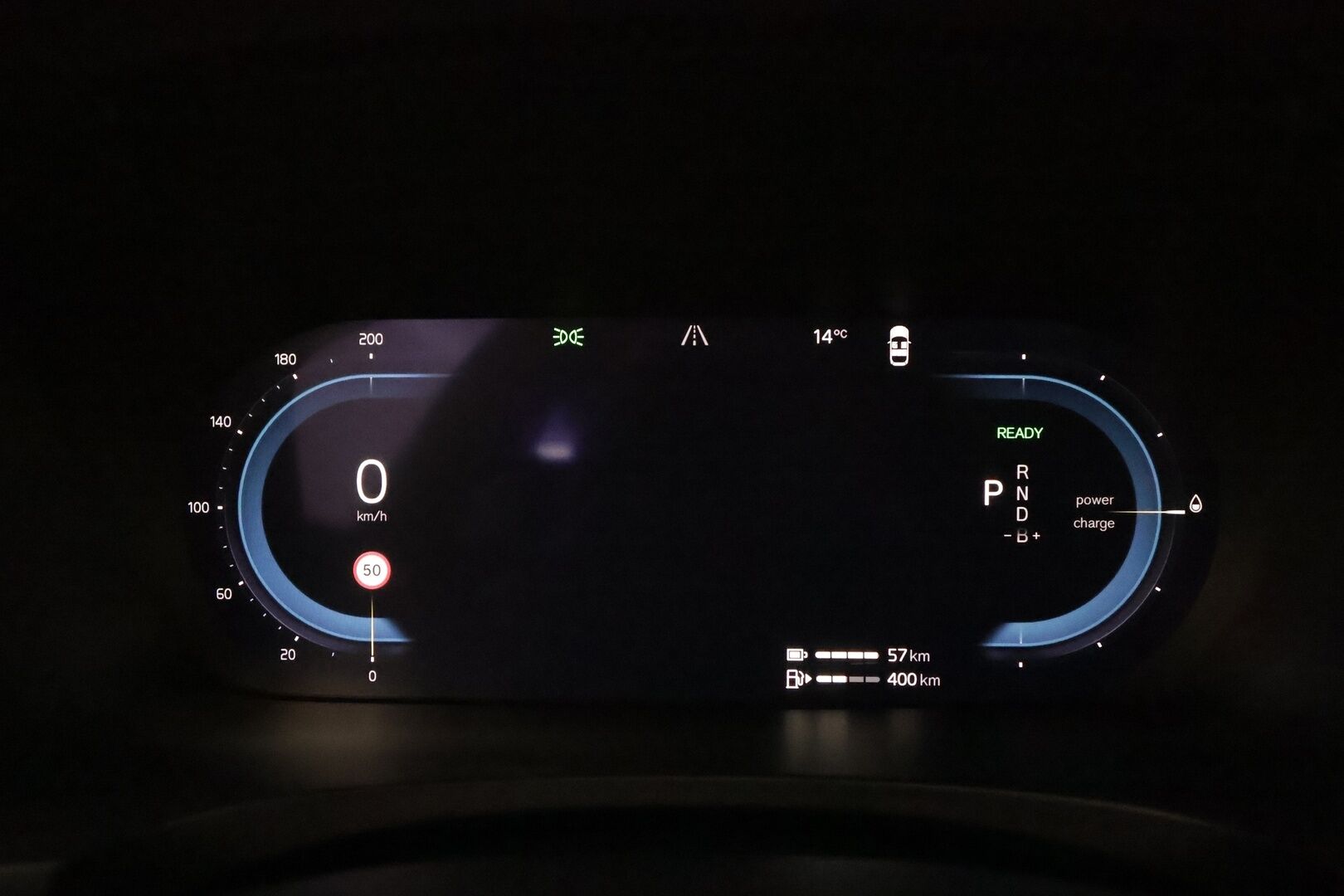 Volvo V90 2023 T8 AWD Long Range High Performance **1.Om Suomi-auto / HUD / Panorama / 360° Kamera / Adapt.Vakkari / Koukku** - 3,99 % KORKOTARJOUS TÄHÄN AUTOON - Sporttipenkit Muistilla / Pixel-LED / Harman/Kardon / Kaistavahti /  Google Maps / KeylessGo / 2x Renkaat