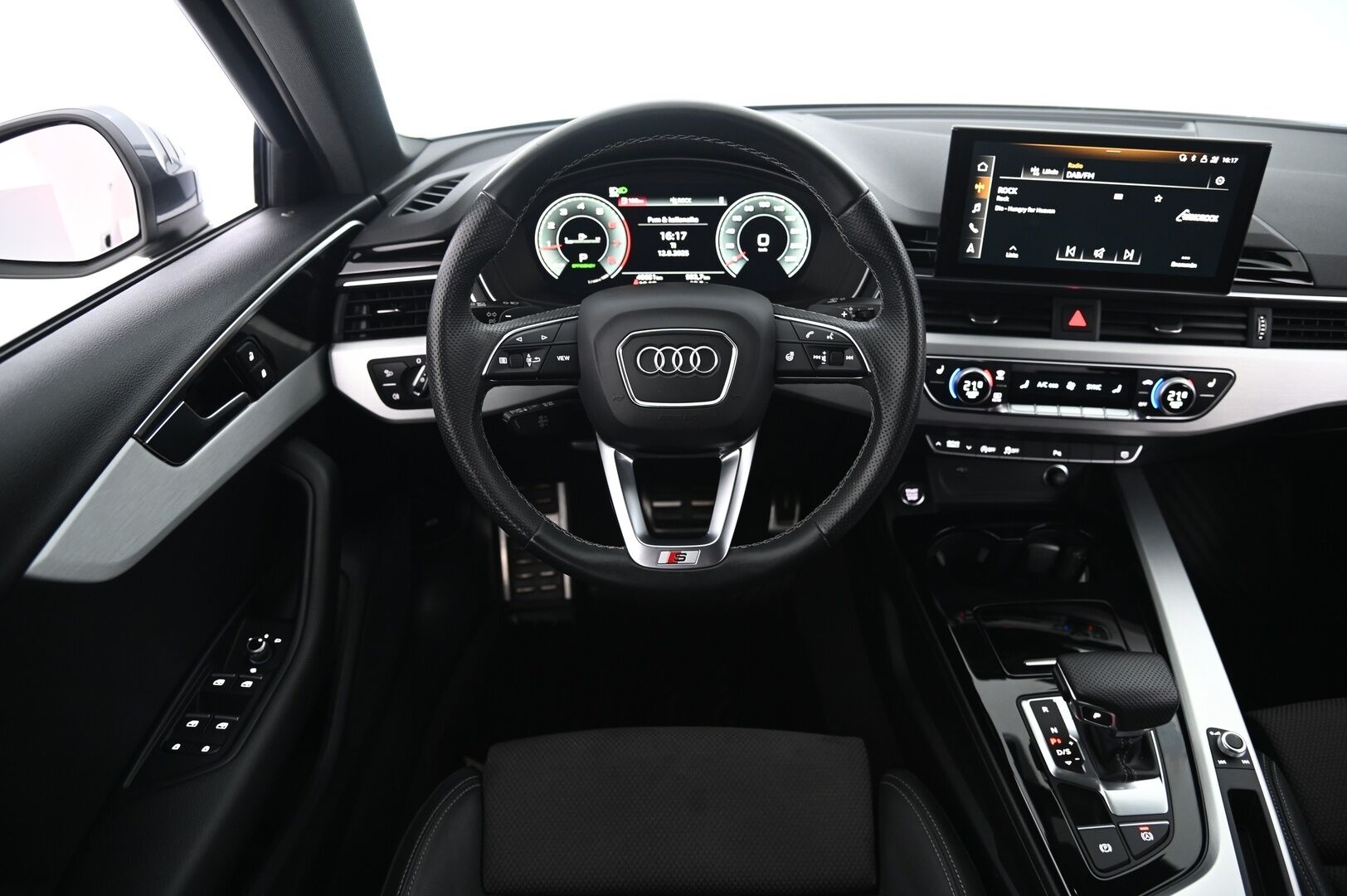 Audi A4 2023 Sedan Business Advanced 40 TFSI 150kW MHEV quattro S-Line *Suomi-Auto / Digimittaristo / Webasto / Kessy / Koukku (alle taittuva) / P-Kamera* - 3,99 % KORKOTARJOUS TÄHÄN AUTOON - *2.Om. / Matrix Led / S-Line ulkonäköpaketti / S-Line sisätilapaketti / Vakkari / P-Tutkat / Urheiluistuimet*