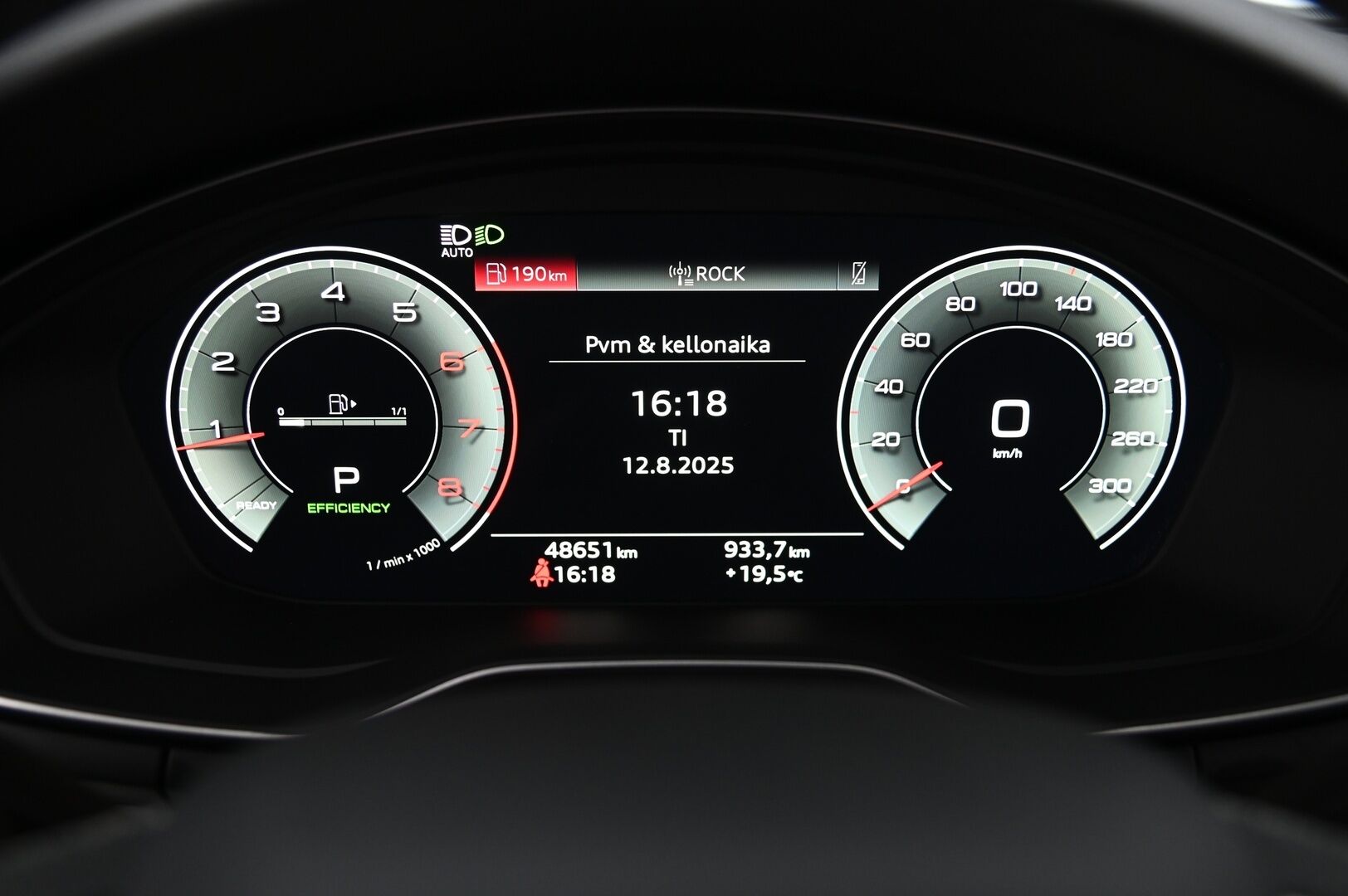 Audi A4 2023 Sedan Business Advanced 40 TFSI 150kW MHEV quattro S-Line *Suomi-Auto / Digimittaristo / Webasto / Kessy / Koukku (alle taittuva) / P-Kamera* - 3,99 % KORKOTARJOUS TÄHÄN AUTOON - *2.Om. / Matrix Led / S-Line ulkonäköpaketti / S-Line sisätilapaketti / Vakkari / P-Tutkat / Urheiluistuimet*