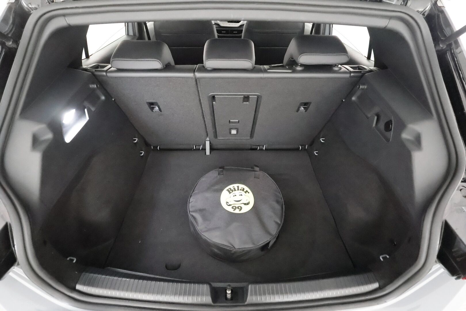 Volkswagen ID.3 2023 Pro Performance FastLane 150 kW, akku 58 kWh - | ACC | ILP | P.kamera | Nahka-alcantara | Lane Assist | Keyless | Ambient Light | Apple & Android | 1-om suomiauto | 2x renkaat aluin | ALV | 