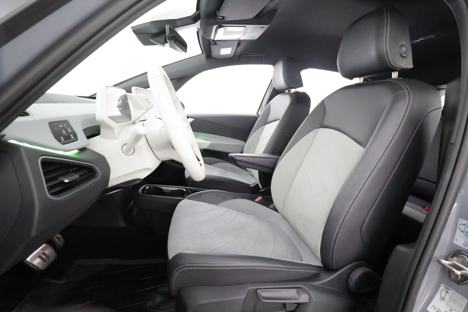Volkswagen ID.3 2023 Pro Performance FastLane 150 kW, akku 58 kWh - | ACC | ILP | P.kamera | Nahka-alcantara | Lane Assist | Keyless | Ambient Light | Apple & Android | 1-om suomiauto | 2x renkaat aluin | ALV | 