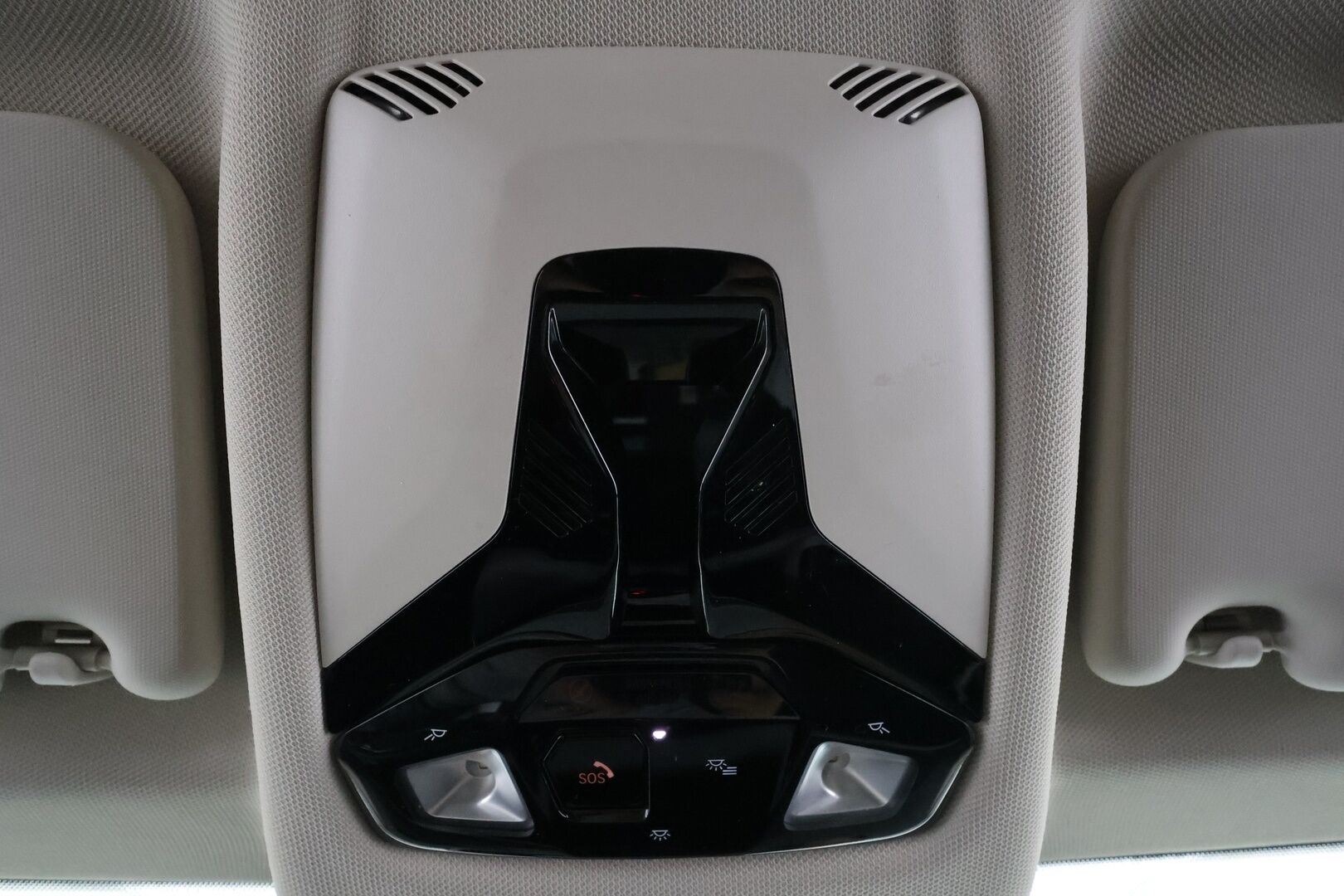 BMW 225 2023 U06 Active Tourer 225e xDrive Charged Edition * Adapt.Vakkari / HUD / Widescreen / Adapt.LED / 360-Kamera / Sporttipenkit - 1-om Suomi-auto / Akku kuntotarkastettu SoH 97% / 2x Latauskaapelit / Kahdet renkaat aluvanteilla / Merkkihuollot