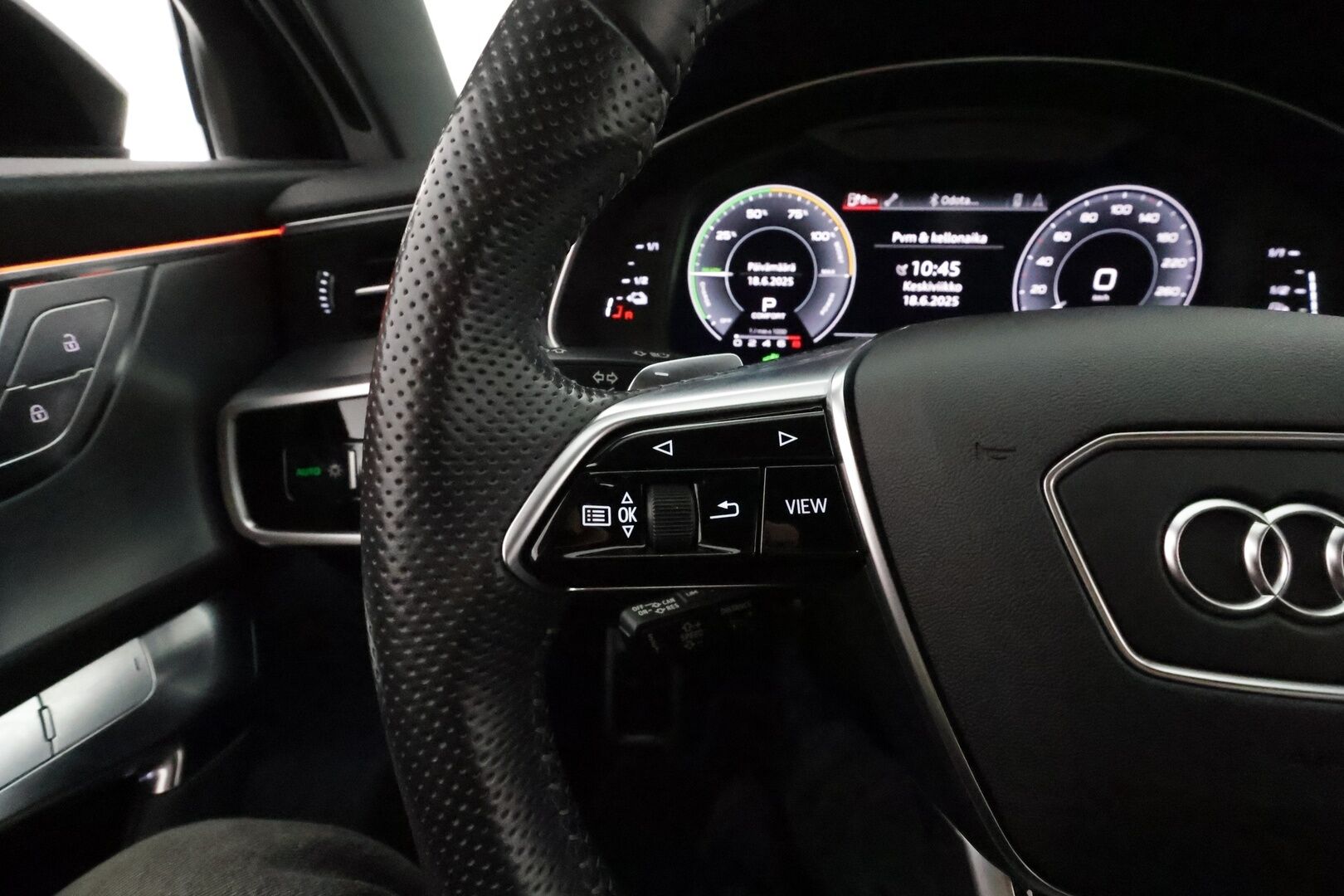 Audi A6 2020 Business Sport 55 TFSI e quattro S-Line **360.kamera / Muistipenkki / Adapt.vakkari / Matrix / KeylessGo / Koukku** - 3,99 % KORKOTARJOUS TÄHÄN AUTOON - Juuri huollettu! / Uusi tuulilasi / 2x renkaat ja vanteet!