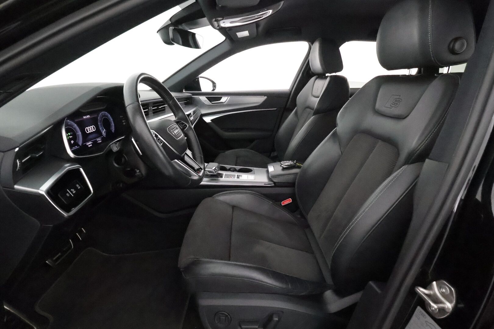 Audi A6 2020 Business Sport 55 TFSI e quattro S-Line **360.kamera / Muistipenkki / Adapt.vakkari / Matrix / KeylessGo / Koukku** - 3,99 % KORKOTARJOUS TÄHÄN AUTOON - Juuri huollettu! / Uusi tuulilasi / 2x renkaat ja vanteet!