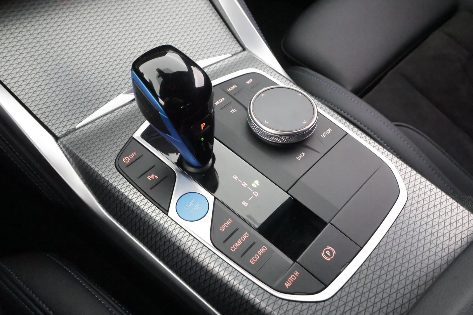 BMW I4 M50 2023 Charged - | ACC | Lisälämmitin | Koukku |  Laser Light | H/K | Sporttipenkki | P.kamera | Puolinahat | Apple&Android | 1.Om Suomi-auto | Kahdet Renkaat | Merkkihuollettu |