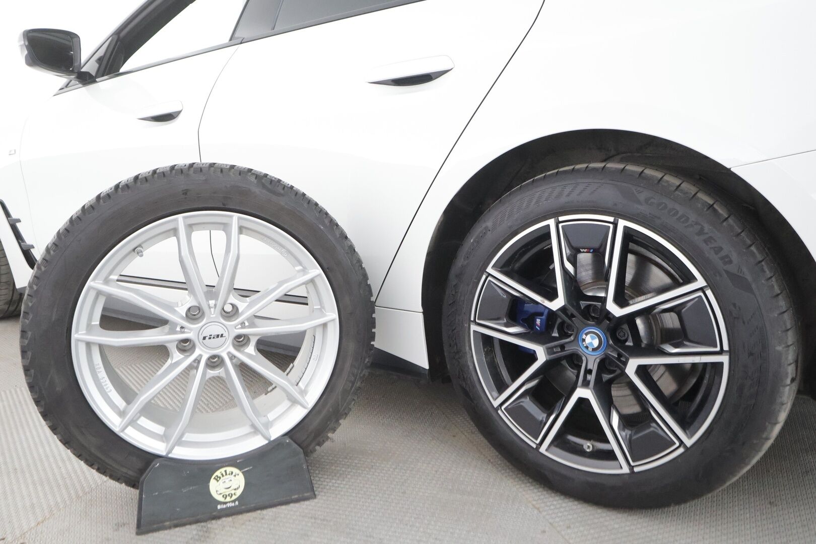 BMW I4 M50 2023 Charged - | ACC | Lisälämmitin | Koukku |  Laser Light | H/K | Sporttipenkki | P.kamera | Puolinahat | Apple&Android | 1.Om Suomi-auto | Kahdet Renkaat | Merkkihuollettu |