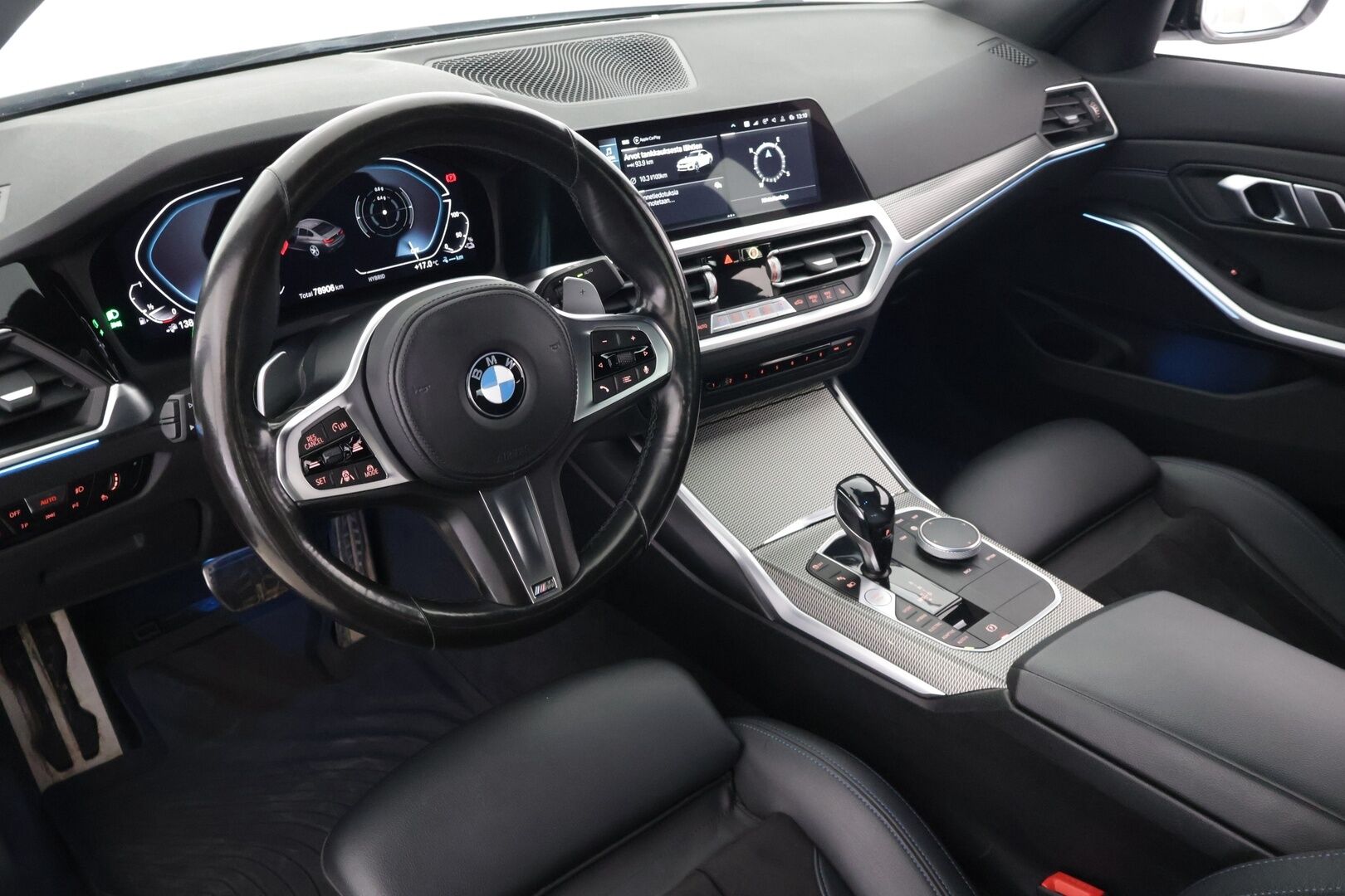 BMW 330 2021 G20 Sedan 330e xDrive A Charged Edition M Sport - 3,99 % KORKOTARJOUS TÄHÄN AUTOON - */ Merkkihuollettu / Adapt. vakkari / Navi / P.kamera / Lisälämmitin / Koukku / Sport-penkit / 2x renkaat /*