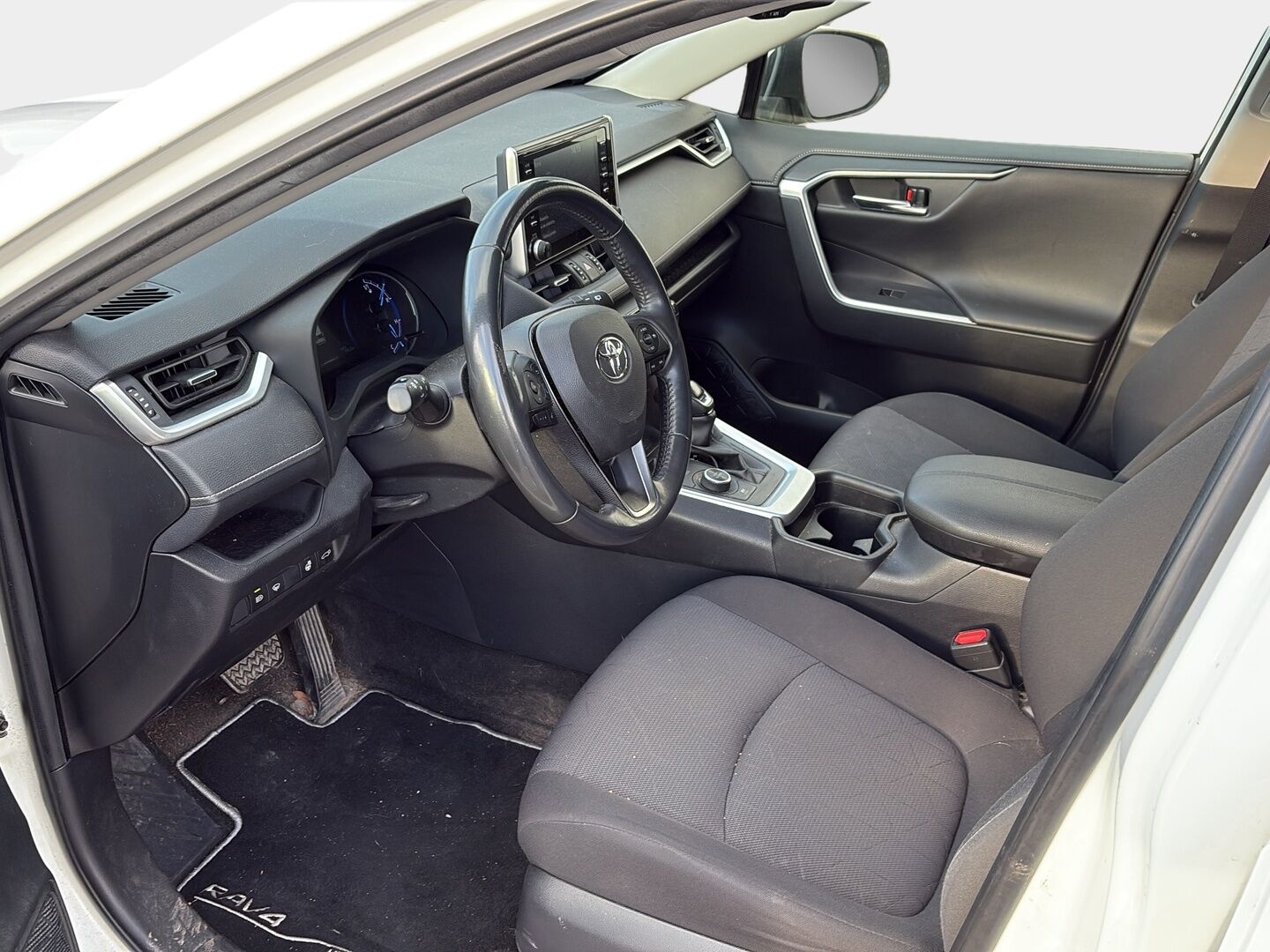 Toyota RAV4 2019 Hybrid AWD- Active - Merkkihuollot | Vetokoukku | ACC | Peruutuskamera | Adapt.LED | Lohko&Sisäpistoke | Ratinlämmitys | Sähköluukku | Juuri tullut Tampereelle! - KORKO VAIN 3,99 %