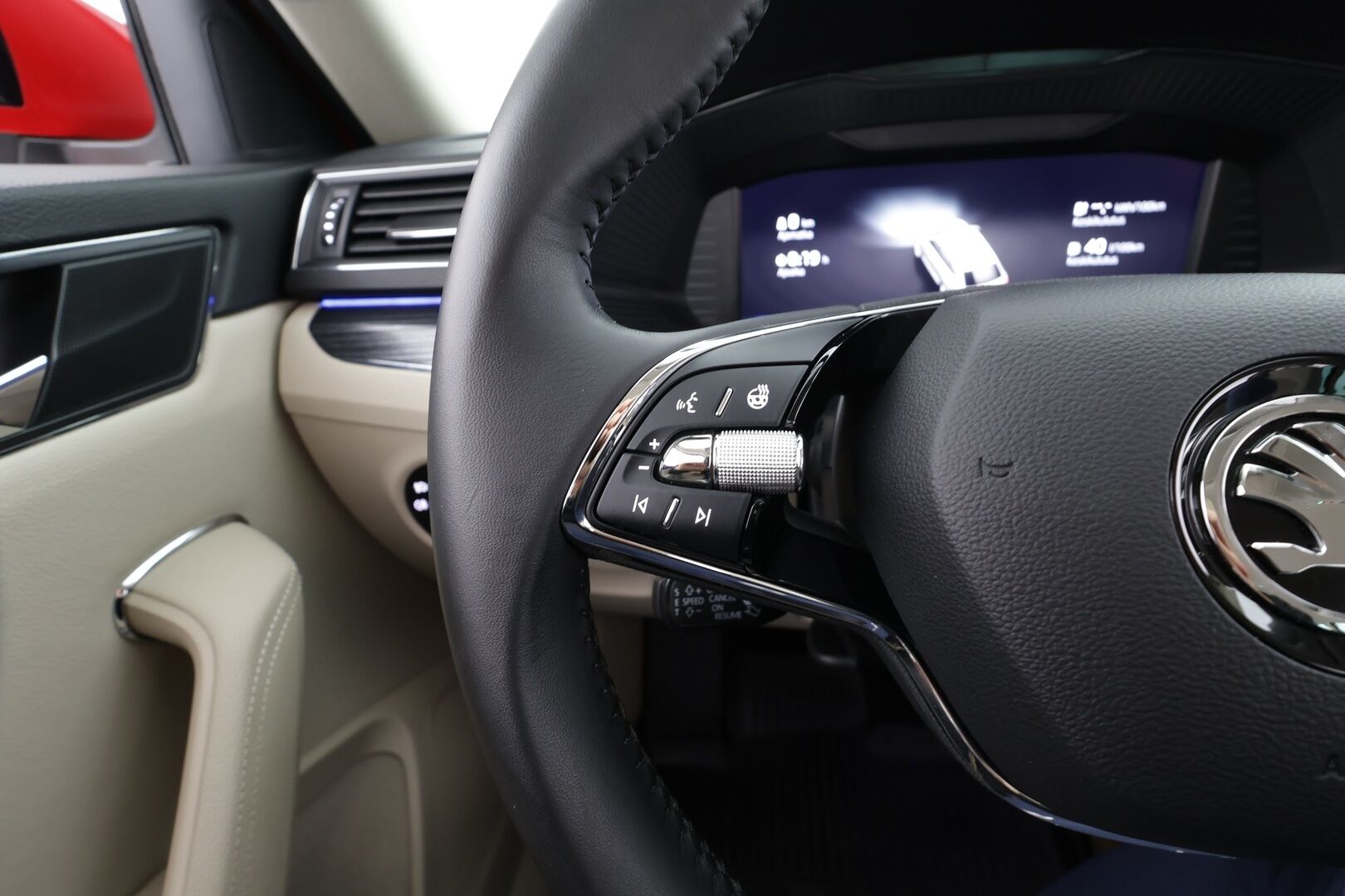 Skoda Superb 2023 Combi 1.4 TSI PHEV Style iV DSG * Webasto / ACC / LED / P.Kamera / Muistipenkki / Hierovat Sportpenkit Muistilla * - 1-om Suomi-auto / Akku kuntotarkastettu / 2x Latauskaapelit / Kahdet renkaat / Merkkihuollettu! - Osta nyt, maksa vasta ensi vuonna