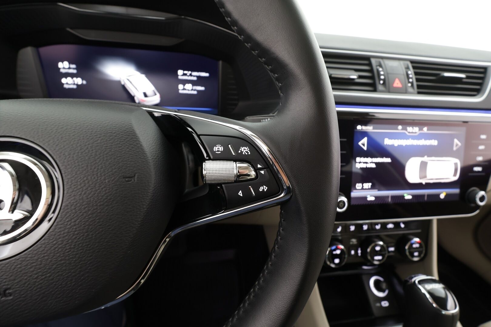 Skoda Superb 2023 Combi 1.4 TSI PHEV Style iV DSG * Webasto / ACC / LED / P.Kamera / Muistipenkki / Hierovat Sportpenkit Muistilla * - 1-om Suomi-auto / Akku kuntotarkastettu / 2x Latauskaapelit / Kahdet renkaat / Merkkihuollettu! - Osta nyt, maksa vasta ensi vuonna