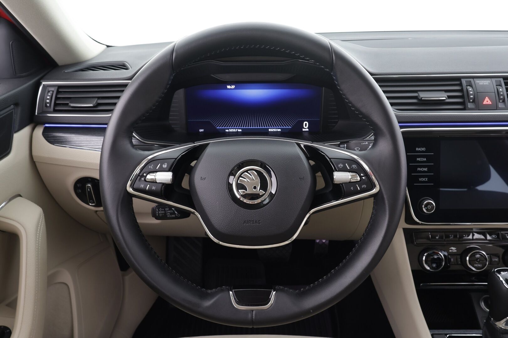 Skoda Superb 2023 Combi 1.4 TSI PHEV Style iV DSG * Webasto / ACC / LED / P.Kamera / Muistipenkki / Hierovat Sportpenkit Muistilla * - 1-om Suomi-auto / Akku kuntotarkastettu / 2x Latauskaapelit / Kahdet renkaat / Merkkihuollettu! - Osta nyt, maksa vasta ensi vuonna