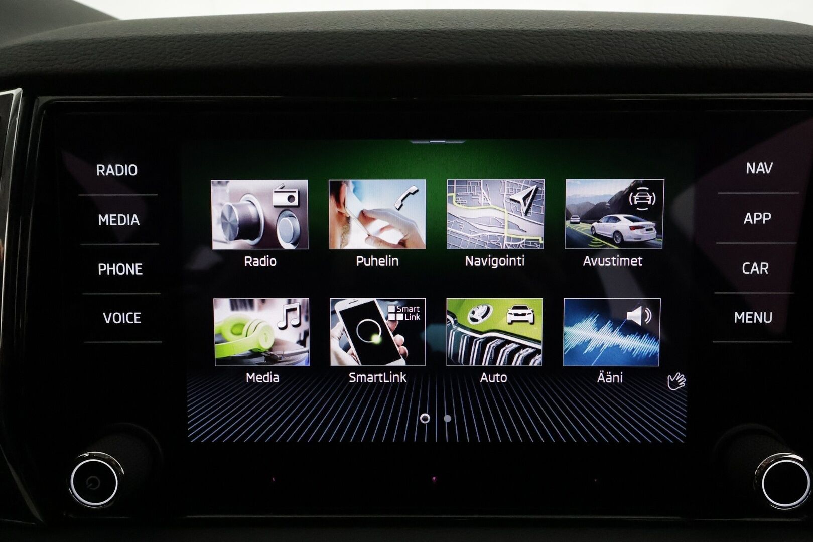 Skoda Karoq 2023 2.0 TDI 115 Style DSG *Webasto / Koukku / ACC / Matrix-LED / P.kamera / Navi / Kaistavahti / Keyless* - 1-om Suomi-auto / Kahdet Renkaat