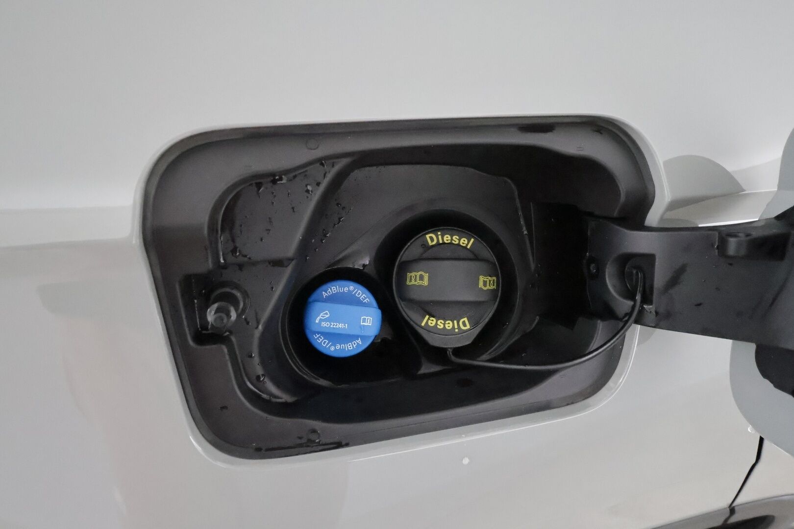 Skoda Karoq 2023 2.0 TDI 115 Style DSG *Webasto / Koukku / ACC / Matrix-LED / P.kamera / Navi / Kaistavahti / Keyless* - 1-om Suomi-auto / Kahdet Renkaat