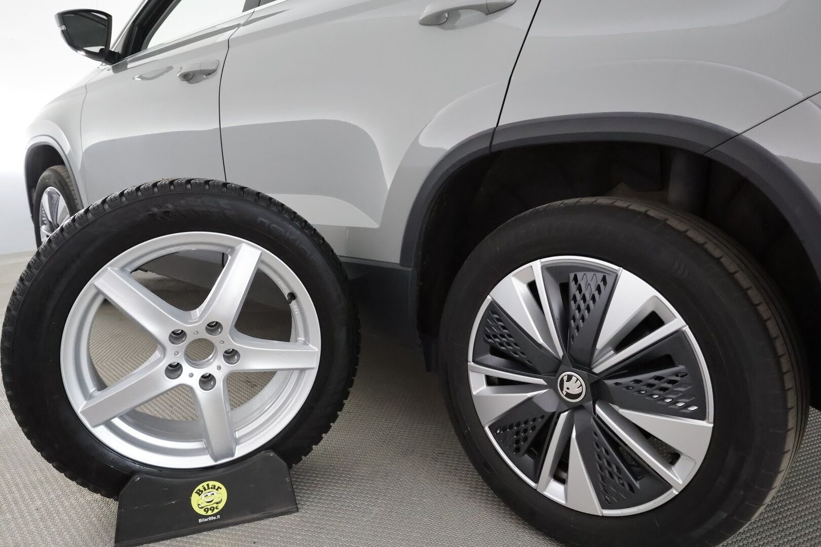 Skoda Karoq 2023 2.0 TDI 115 Style DSG *Webasto / Koukku / ACC / Matrix-LED / P.kamera / Navi / Kaistavahti / Keyless* - 1-om Suomi-auto / Kahdet Renkaat