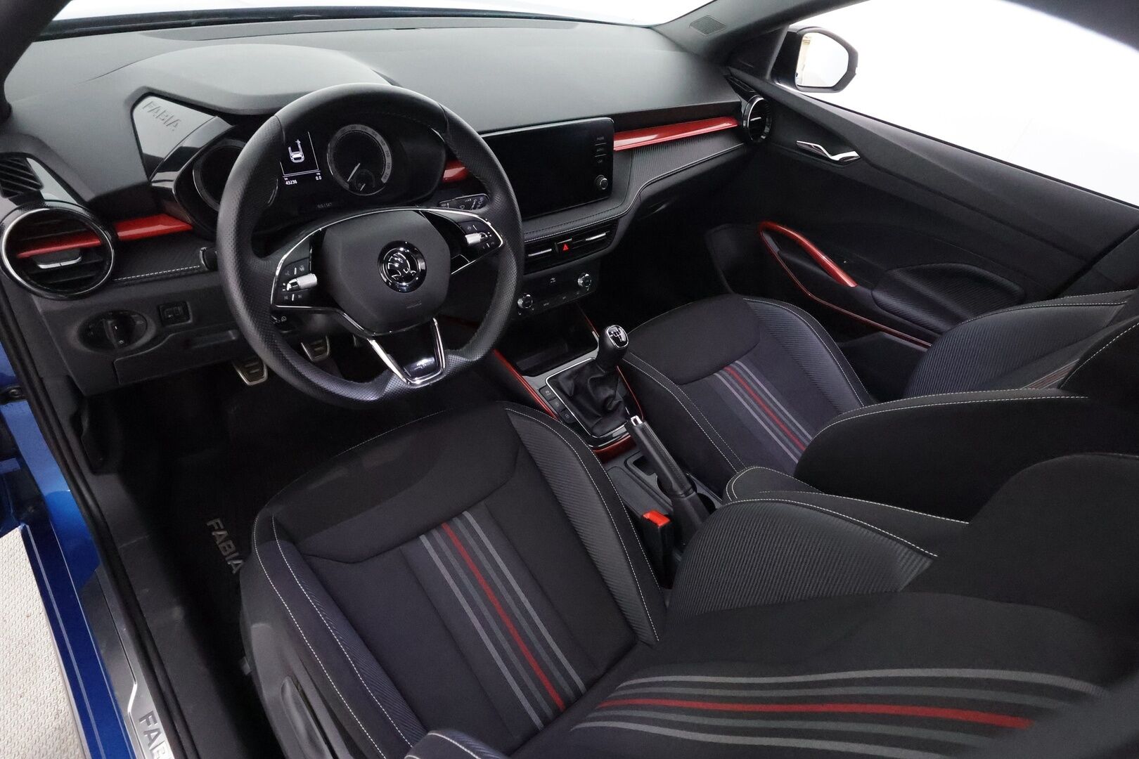 Skoda Fabia 2023 1.0 TSI 95 Monte Carlo - Adapt. Vakkari / LED-valot / P. tutka / Kaistavahti / Rattilämppäri / Aut. Ilmastointi / KeylessGO / 2x Renkaat 