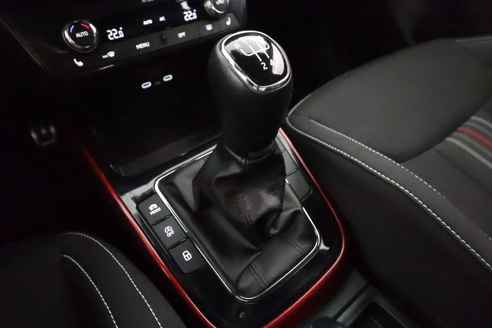 Skoda Fabia 2023 1.0 TSI 95 Monte Carlo - Adapt. Vakkari / LED-valot / P. tutka / Kaistavahti / Rattilämppäri / Aut. Ilmastointi / KeylessGO / 2x Renkaat 