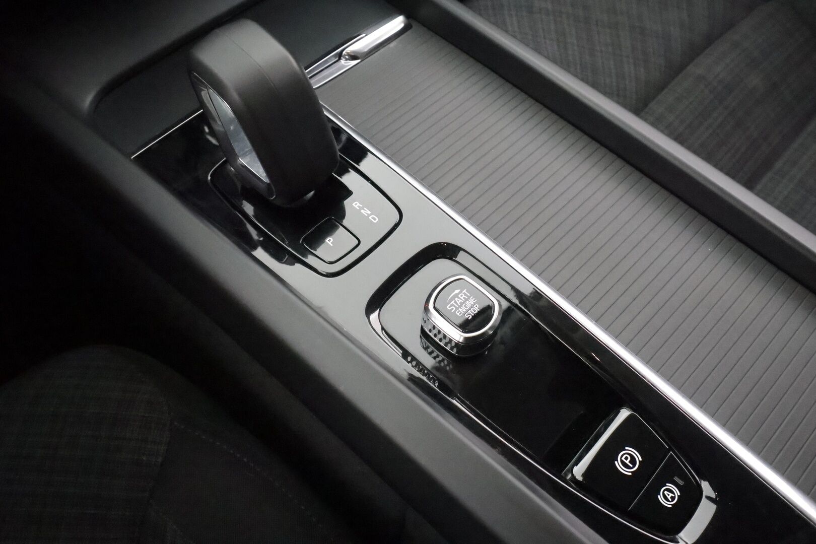 Volvo V60 2023 B3 MHEV Business Core DCT aut - | Pilot assist | Webasto | P.Kamera | LED | Keyless | Apple&Android | 1.Om Suomi-auto | Merkkihuollettu | Kahdet Renkaat