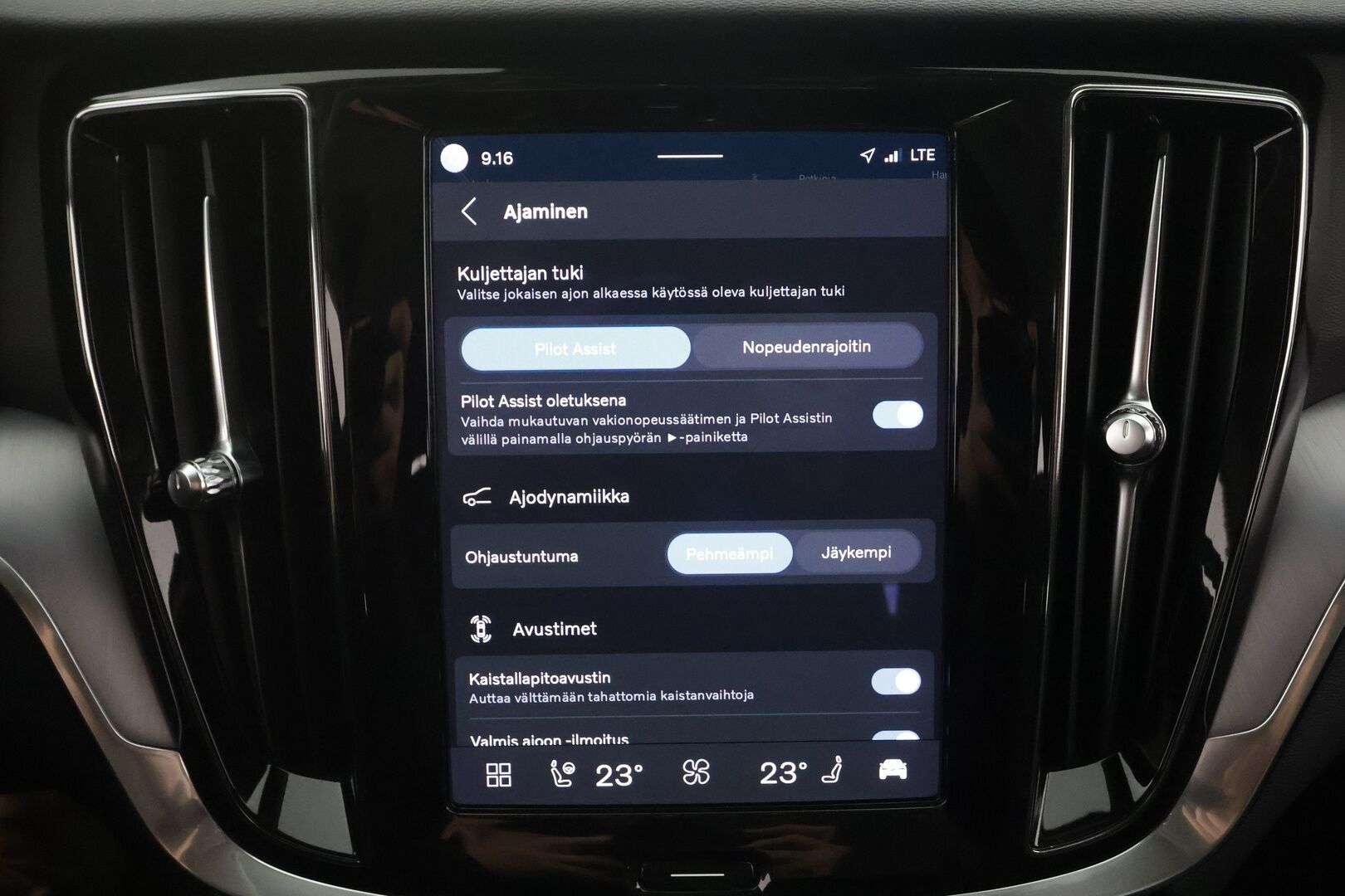 Volvo V60 2023 B3 MHEV Business Core DCT aut - | Pilot assist | Webasto | P.Kamera | LED | Keyless | Apple&Android | 1.Om Suomi-auto | Merkkihuollettu | Kahdet Renkaat