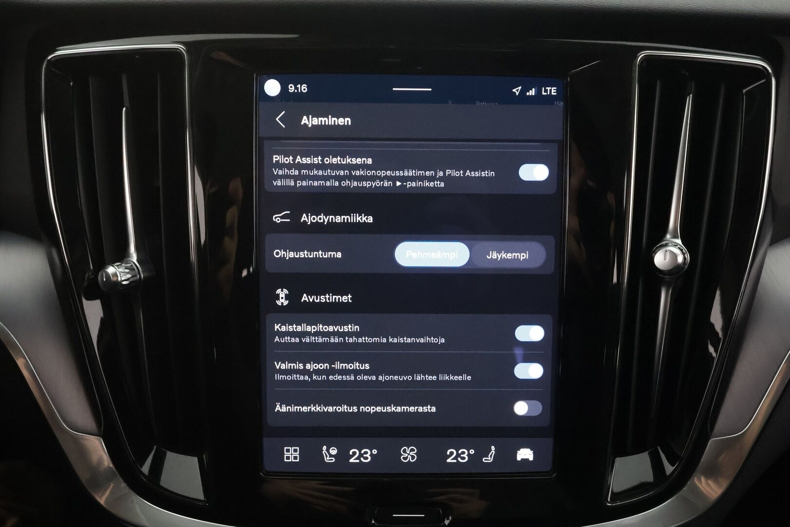 Volvo V60 2023 B3 MHEV Business Core DCT aut - | Pilot assist | Webasto | P.Kamera | LED | Keyless | Apple&Android | 1.Om Suomi-auto | Merkkihuollettu | Kahdet Renkaat