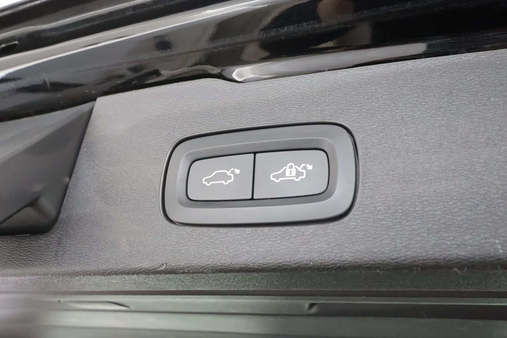 Volvo V60 2023 B3 MHEV Business Core DCT aut - | Pilot assist | Webasto | P.Kamera | LED | Keyless | Apple&Android | 1.Om Suomi-auto | Merkkihuollettu | Kahdet Renkaat