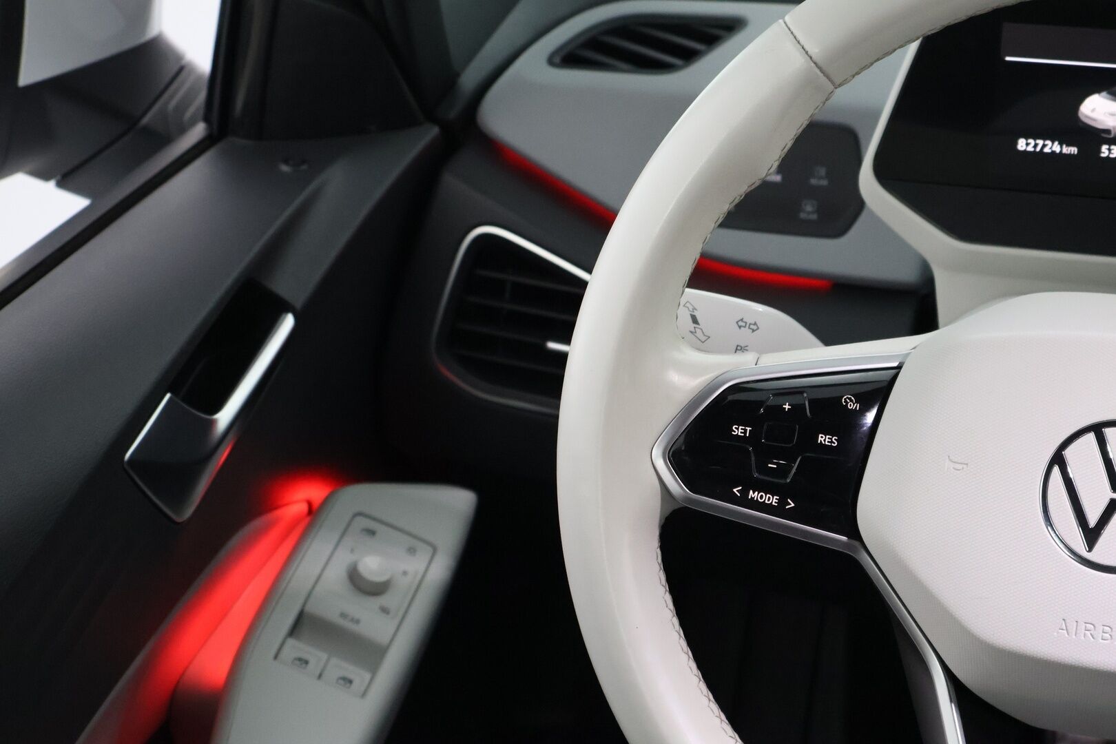 Volkswagen ID.3 2020 Pro S Tour 150kW, akku 77kWh - Digimittari / Kangas-Alcantara / Vakkari / Lisälämmitin / Navi / Apple&Android / LED / 2x Renkaat aluvantein!