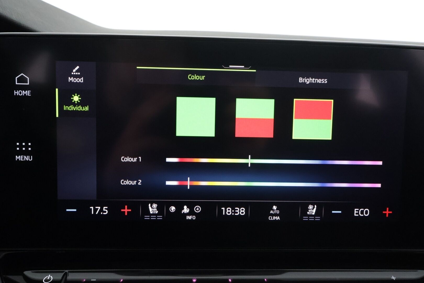 Skoda Octavia 2021 Combi 1,4 TSI PHEV Style iV DSG * ACC / Ilmastoidut&Hierovat Sportnahat / Canton / HUD / Webasto / Matrix / P.Kamera * - Kahdet renkaat aluvanteilla