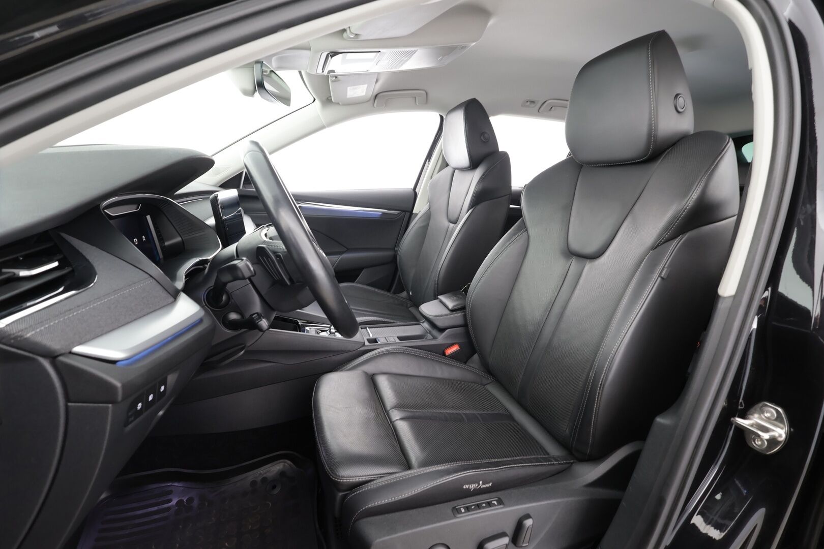 Skoda Octavia 2021 Combi 1,4 TSI PHEV Style iV DSG * ACC / Ilmastoidut&Hierovat Sportnahat / Canton / HUD / Webasto / Matrix / P.Kamera * - Supervarusteet! / Kahdet renkaat aluvanteilla - HULLUT AVAJAISHULINAT KORKOTARJOUS 3,29 %