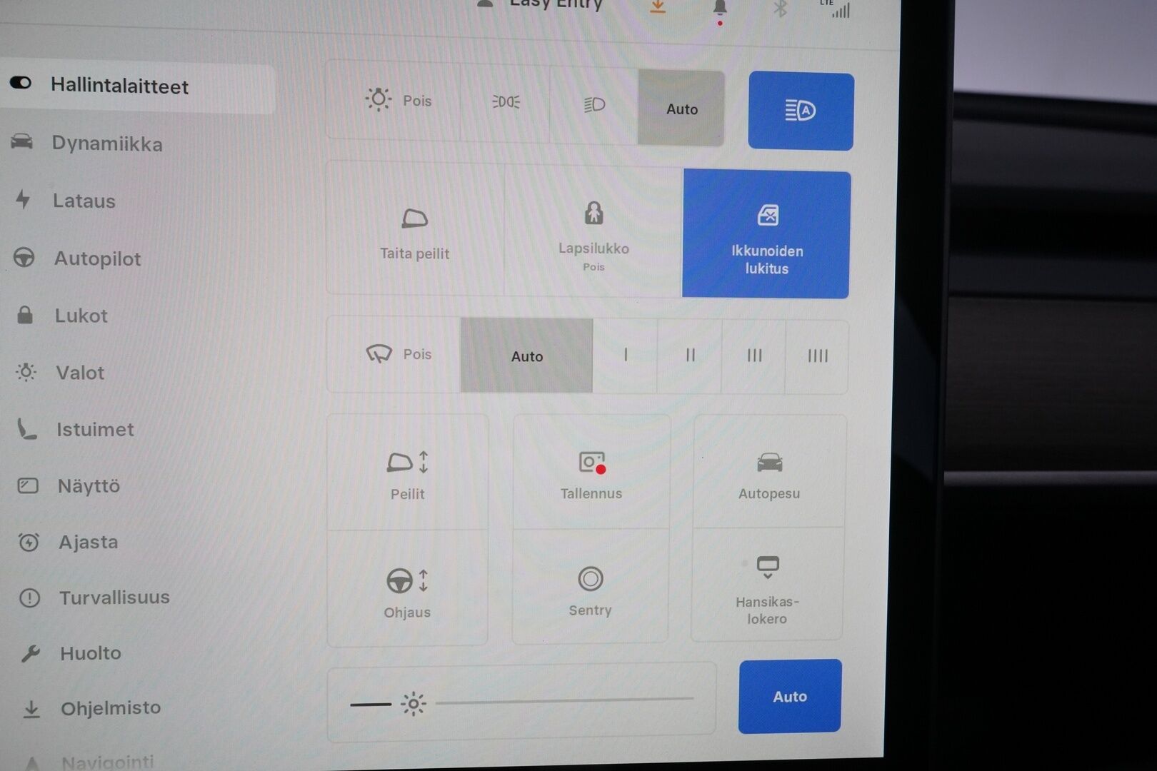 Tesla Model 3 2021 Performance * ACC / Lämpöpumppu / Premium Audio / Nahkasisusta / Kamera * - Lämpöpumppu / Käyttöönotto 12/2021 / Matrix-Led / Uudet kesärenkaat