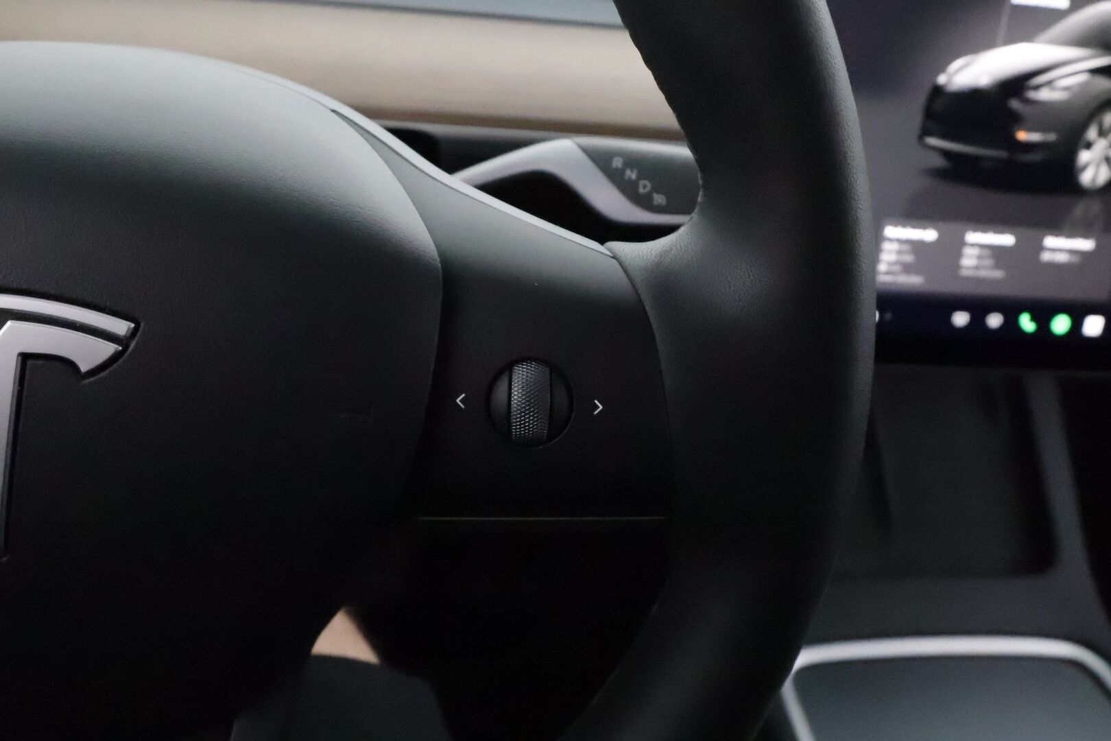 Tesla Model Y 2022 Long Range **Lämpöpumppu / Lasikatto / Matrix-LED / Adapt.Vakkari / P.Kamera / Muistipenkki / Navi / Keyless** - 3,99 % KORKOTARJOUS TÄHÄN AUTOON - Kahdet Renkaat