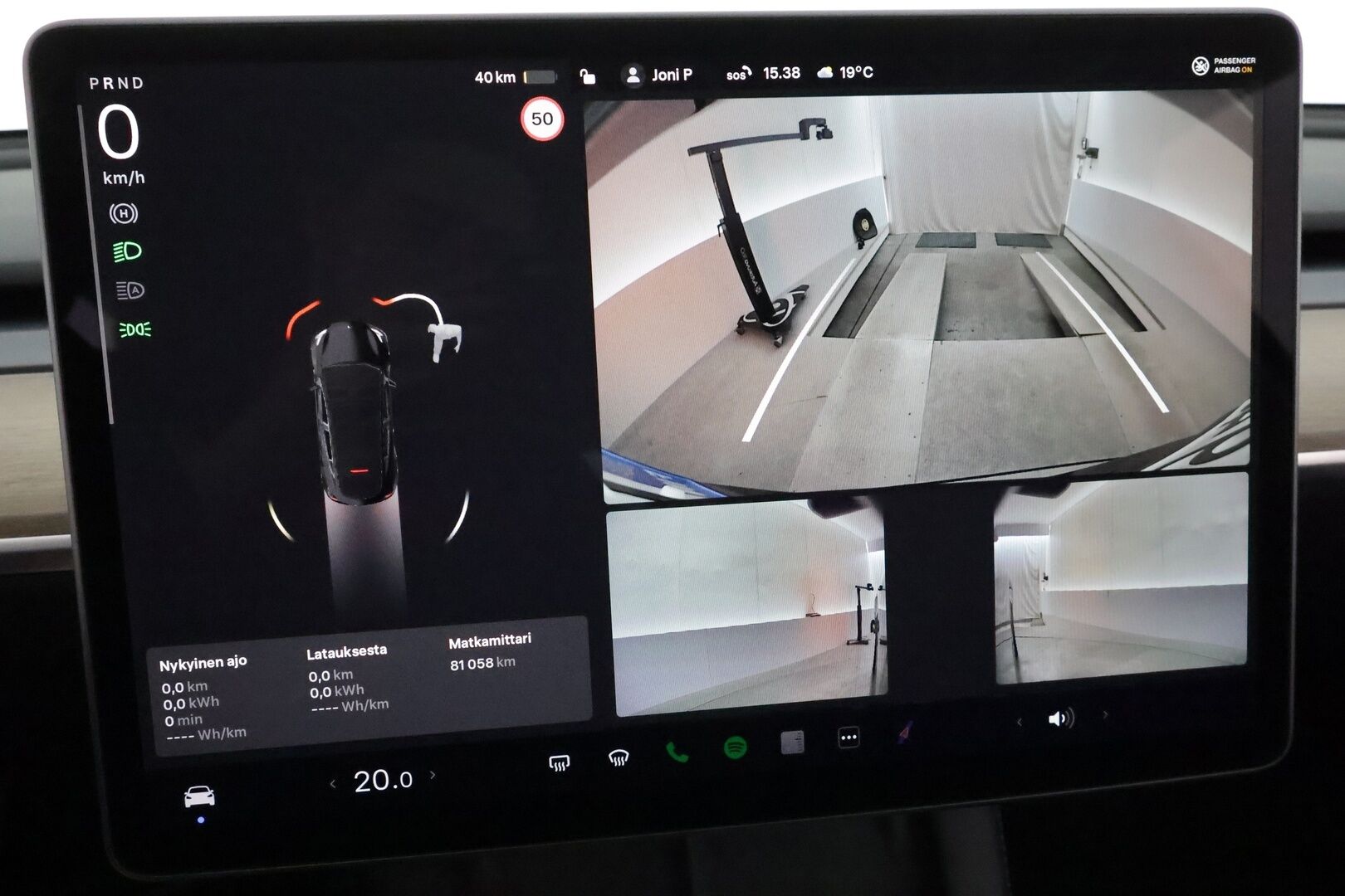 Tesla Model Y 2022 Long Range **Lämpöpumppu / Lasikatto / Matrix-LED / Adapt.Vakkari / P.Kamera / Muistipenkki / Navi / Keyless** - 3,99 % KORKOTARJOUS TÄHÄN AUTOON - Kahdet Renkaat