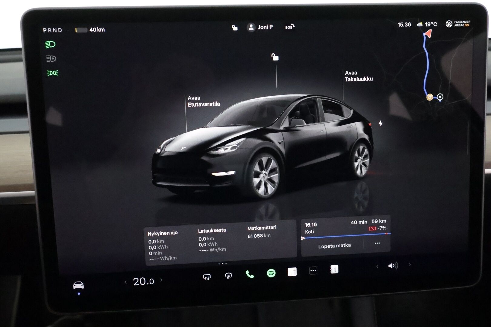 Tesla Model Y 2022 Long Range **Lämpöpumppu / Lasikatto / Matrix-LED / Adapt.Vakkari / P.Kamera / Muistipenkki / Navi / Keyless** - 3,99 % KORKOTARJOUS TÄHÄN AUTOON - Kahdet Renkaat