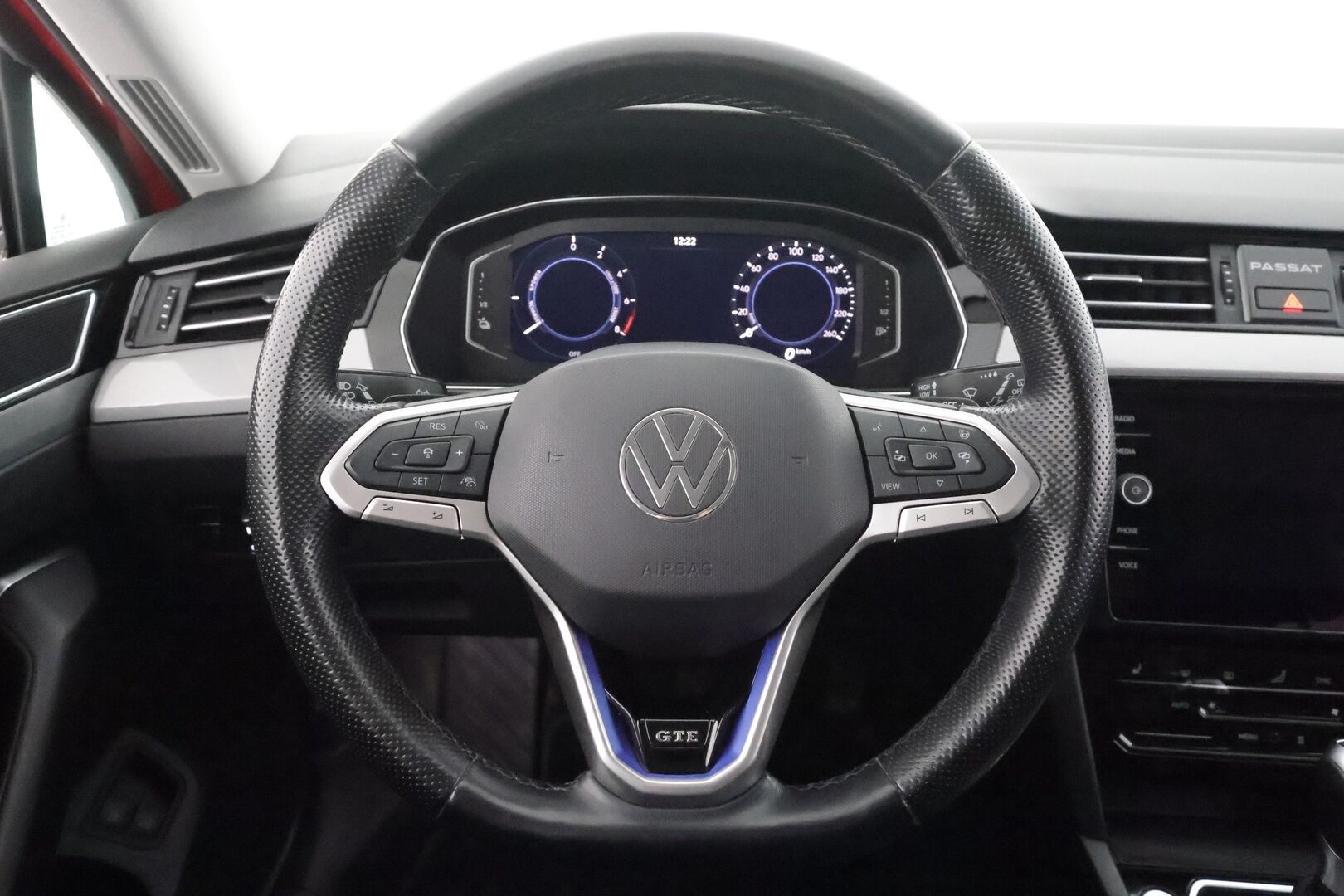 Volkswagen Passat 2021 Variant GTE Business Plug-In Hybrid 160 kW DSG-automaatti - | ACC | Koukku | Webasto | Digimittaristo | Nahka-alcantara | P.kamera | Navi | Lane Assist | App-Connect | LED | Lämm. ratti | 2x renkaat aluin | 