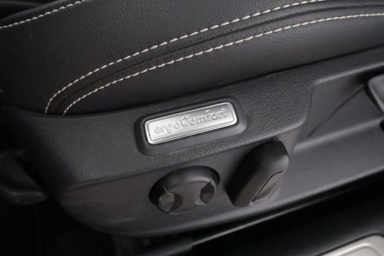 Volkswagen Passat 2021 Variant GTE Business Plug-In Hybrid 160 kW DSG-automaatti - | ACC | Koukku | Webasto | Digimittaristo | Nahka-alcantara | P.kamera | Navi | Lane Assist | App-Connect | LED | Lämm. ratti | 2x renkaat aluin | 