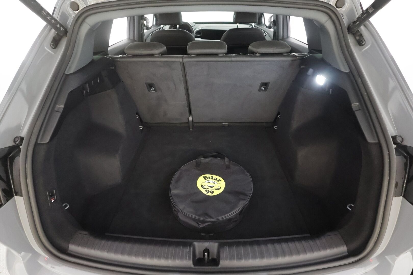 Audi Q4 e-tron 2023 40 e-tron - | ACC | ILP | P.Kamera | LED | Apple&Android |1.Om Suomi-auto | Kahdet Renkaat |
