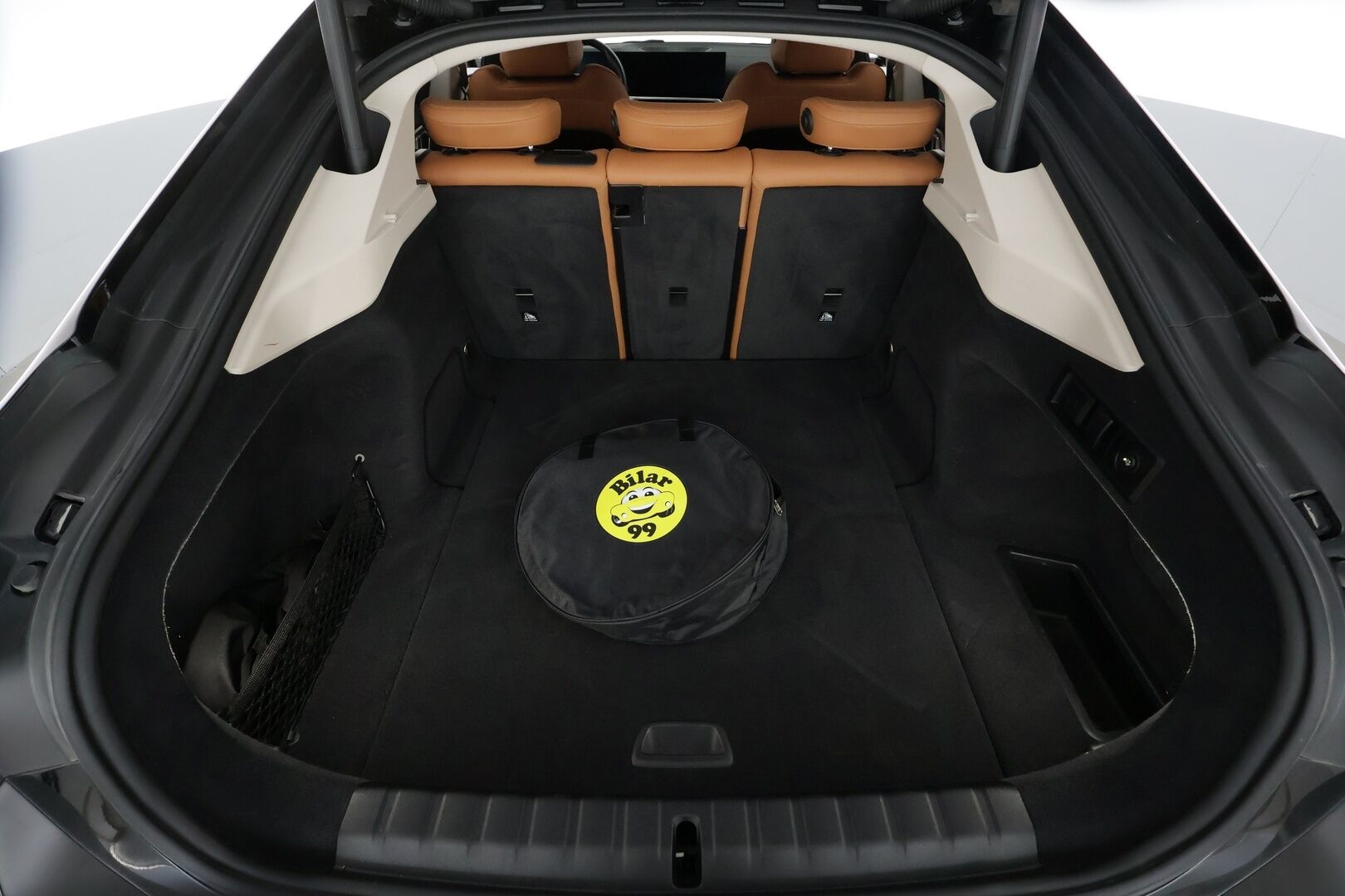 BMW i4 2024 eDrive35 - | ACC | Koukku | Lisälämmitin | LED | P.Kamera | Sporttinahat | Ratinlämmitys | Navi | Widescreen | Apple&Android | 1.Om Suomi-auto | Kahdet Renkaat | Merkkihuollettu |