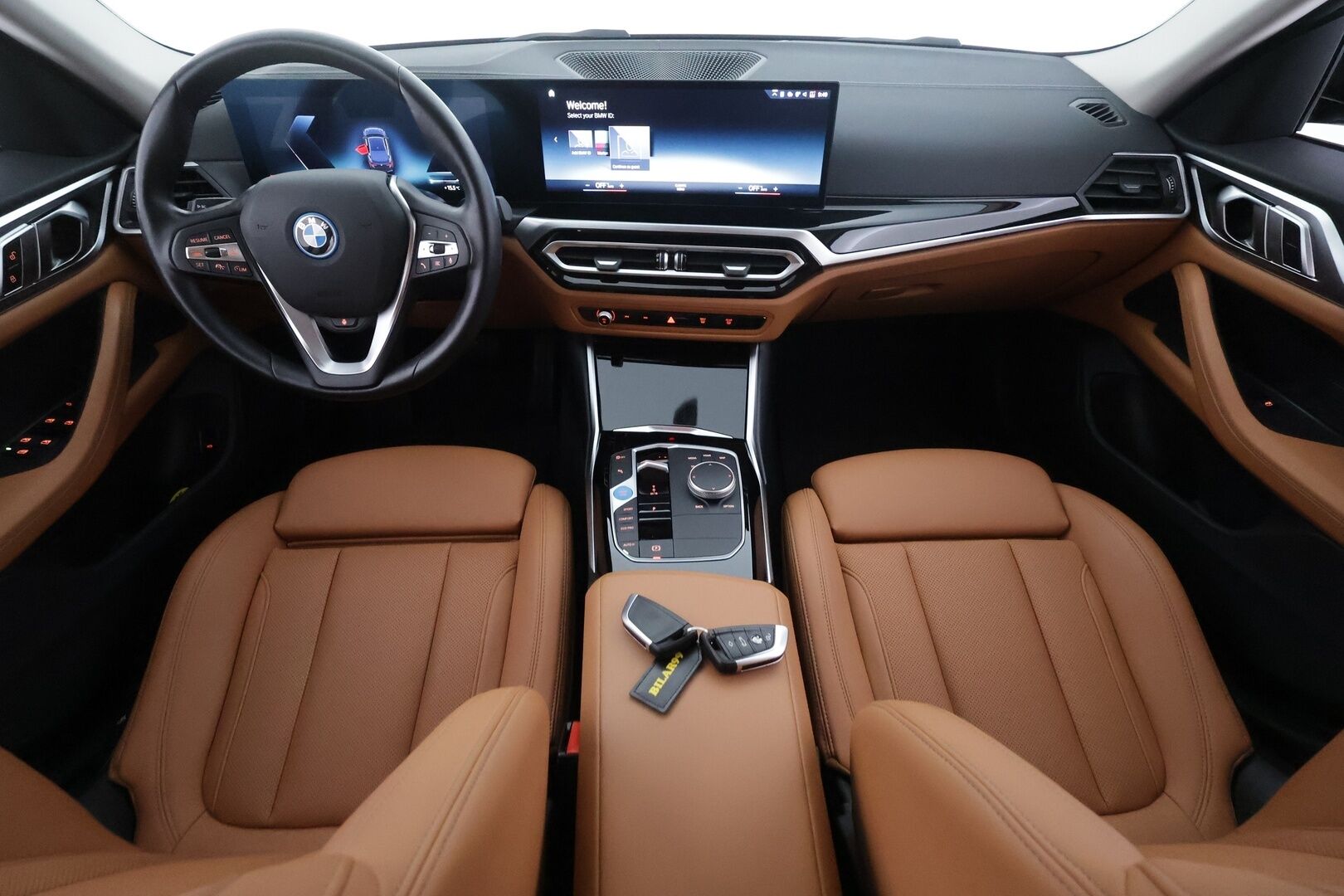 BMW i4 2024 eDrive35 - | ACC | Koukku | Lisälämmitin | LED | P.Kamera | Sporttinahat | Ratinlämmitys | Navi | Widescreen | Apple&Android | 1.Om Suomi-auto | Kahdet Renkaat | Merkkihuollettu |