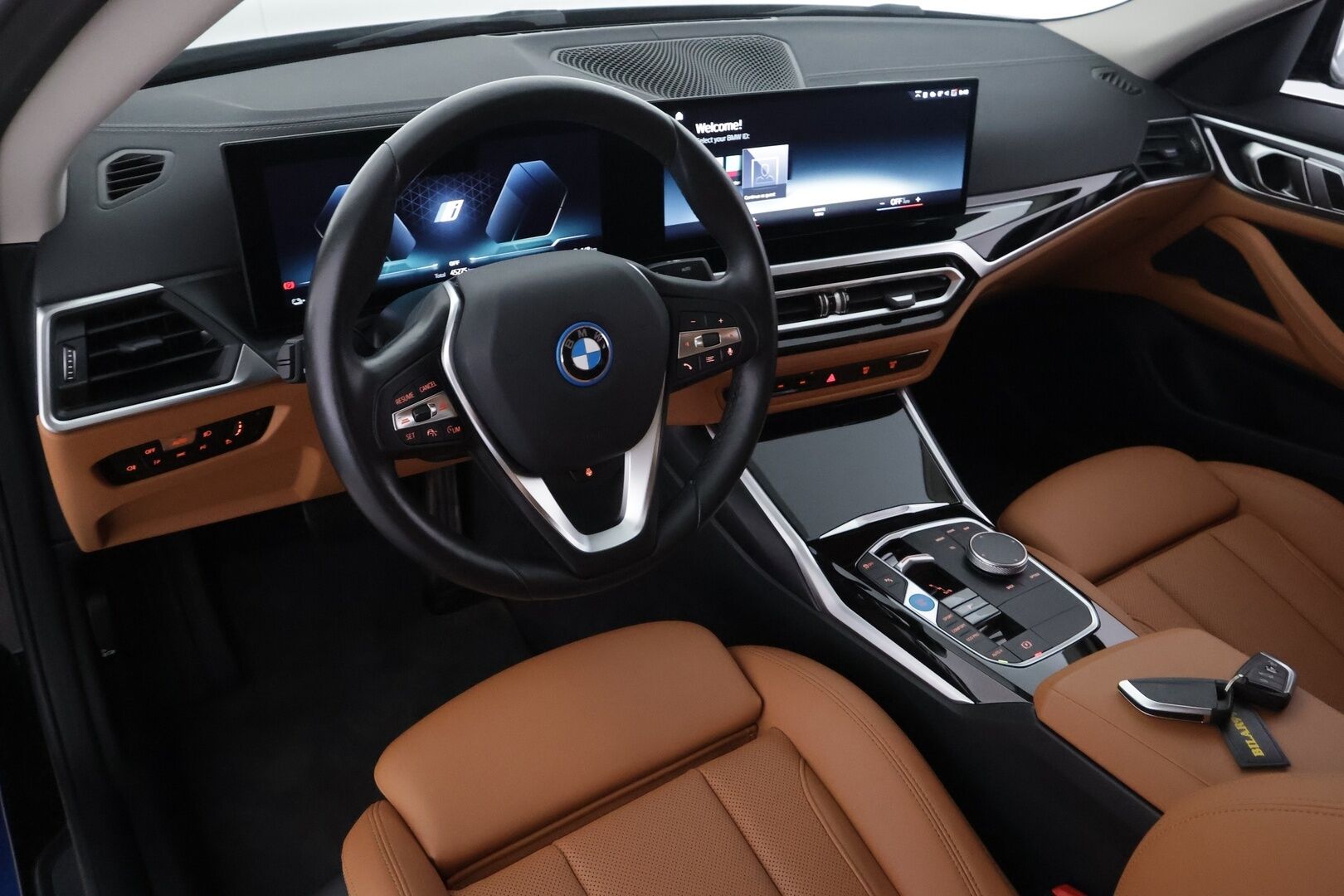 BMW i4 2024 eDrive35 - | ACC | Koukku | Lisälämmitin | LED | P.Kamera | Sporttinahat | Ratinlämmitys | Navi | Widescreen | Apple&Android | 1.Om Suomi-auto | Kahdet Renkaat | Merkkihuollettu |