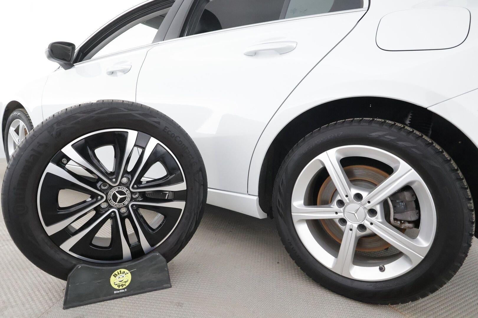 Mercedes-Benz A 2023 250 e A * Facelift / DTR / Widescreen / LED / P.Kamera / Sportpenkki / Navi* - Suomi-auto / Akku kuntotarkastettu SoH 94,4% / 2x Latauskaapelit / Kahdet renkaat aluvanteilla - HULLUT AVAJAISHULINAT KORKOTARJOUS 3,29 %