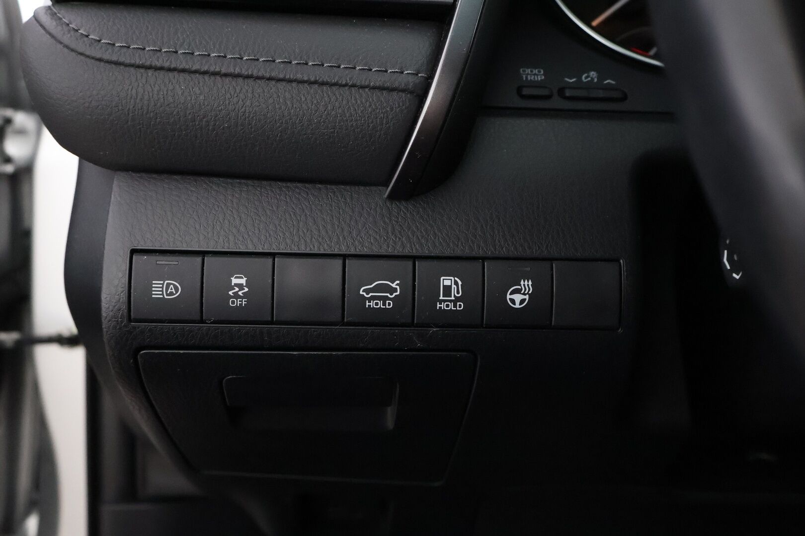 Toyota Camry 2023 2,5 Hybrid Style * Suomiauto / Adapt.Vakkari / Nahkasisusta / Sähköpenkit / Adapt.LED / Peruutuskamera - Juuri tullut Tampereelle! / Bi-LED / Supervarusteet!