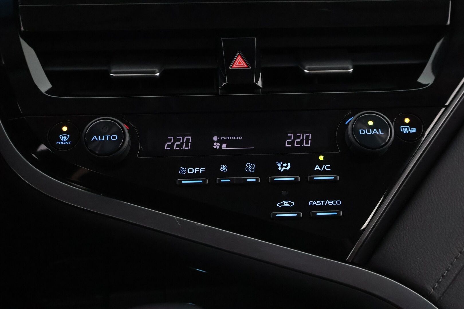 Toyota Camry 2023 2,5 Hybrid Style * Suomiauto / Adapt.Vakkari / Nahkasisusta / Sähköpenkit / Adapt.LED / Peruutuskamera - Juuri tullut Tampereelle! / Bi-LED / Supervarusteet!