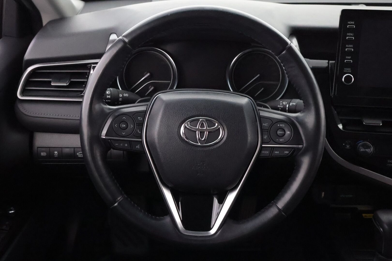 Toyota Camry 2023 2,5 Hybrid Style * Suomiauto / Adapt.Vakkari / Nahkasisusta / Sähköpenkit / Adapt.LED / Peruutuskamera - Juuri tullut Tampereelle! / Bi-LED / Supervarusteet!