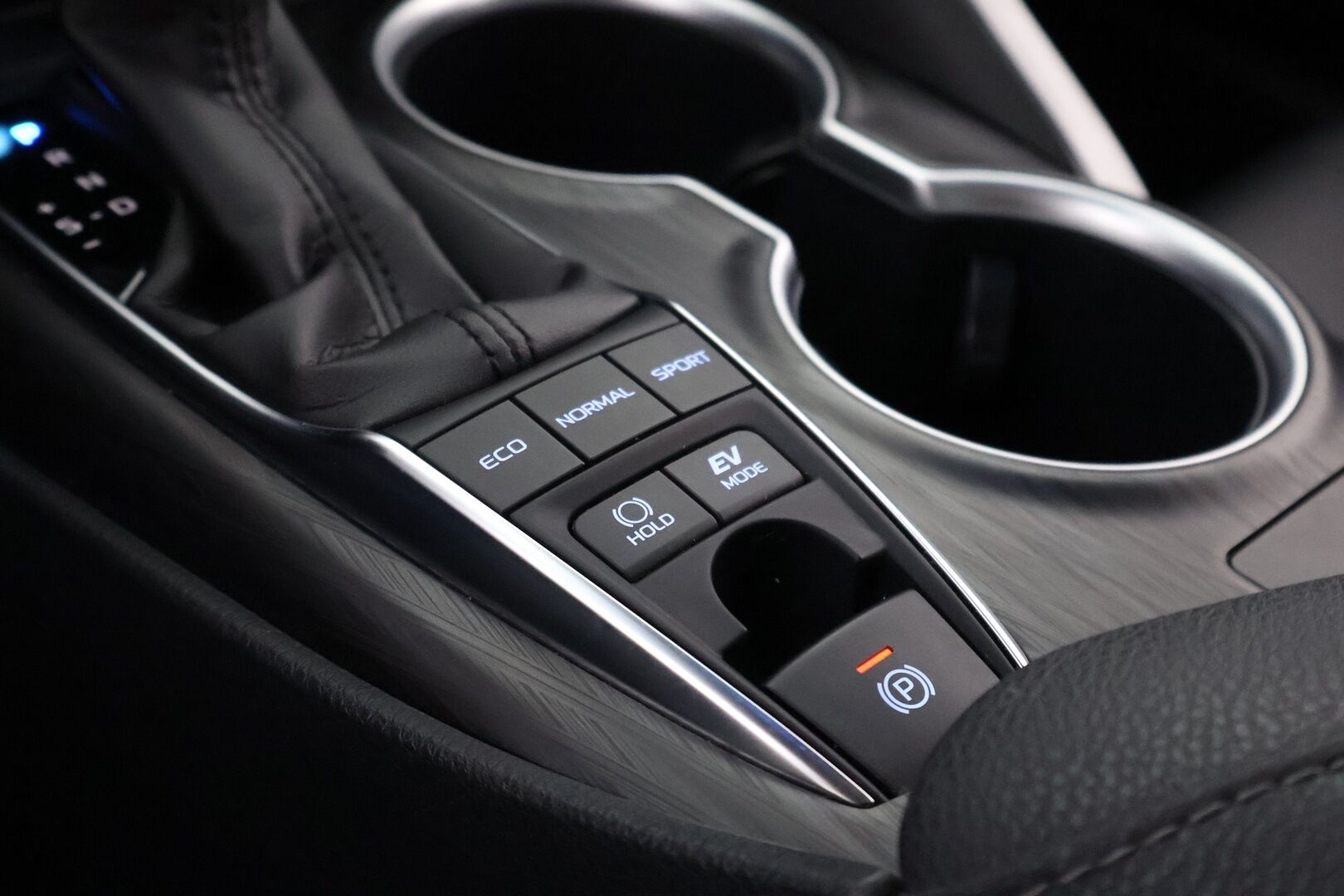 Toyota Camry 2023 2,5 Hybrid Style * Suomiauto / Adapt.Vakkari / Nahkasisusta / Sähköpenkit / Adapt.LED / Peruutuskamera - Juuri tullut Tampereelle! / Bi-LED / Supervarusteet!