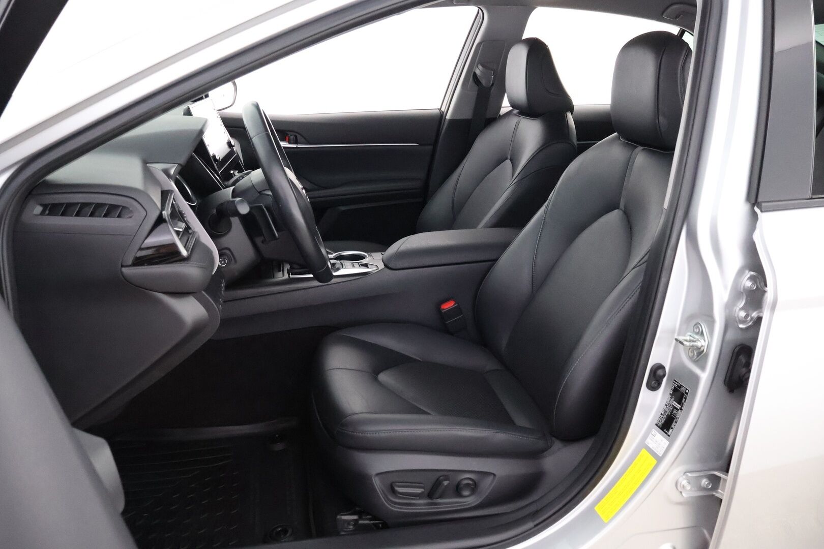 Toyota Camry 2023 2,5 Hybrid Style * Suomiauto / Adapt.Vakkari / Nahkasisusta / Sähköpenkit / Adapt.LED / Peruutuskamera - Juuri tullut Tampereelle! / Bi-LED / Supervarusteet!