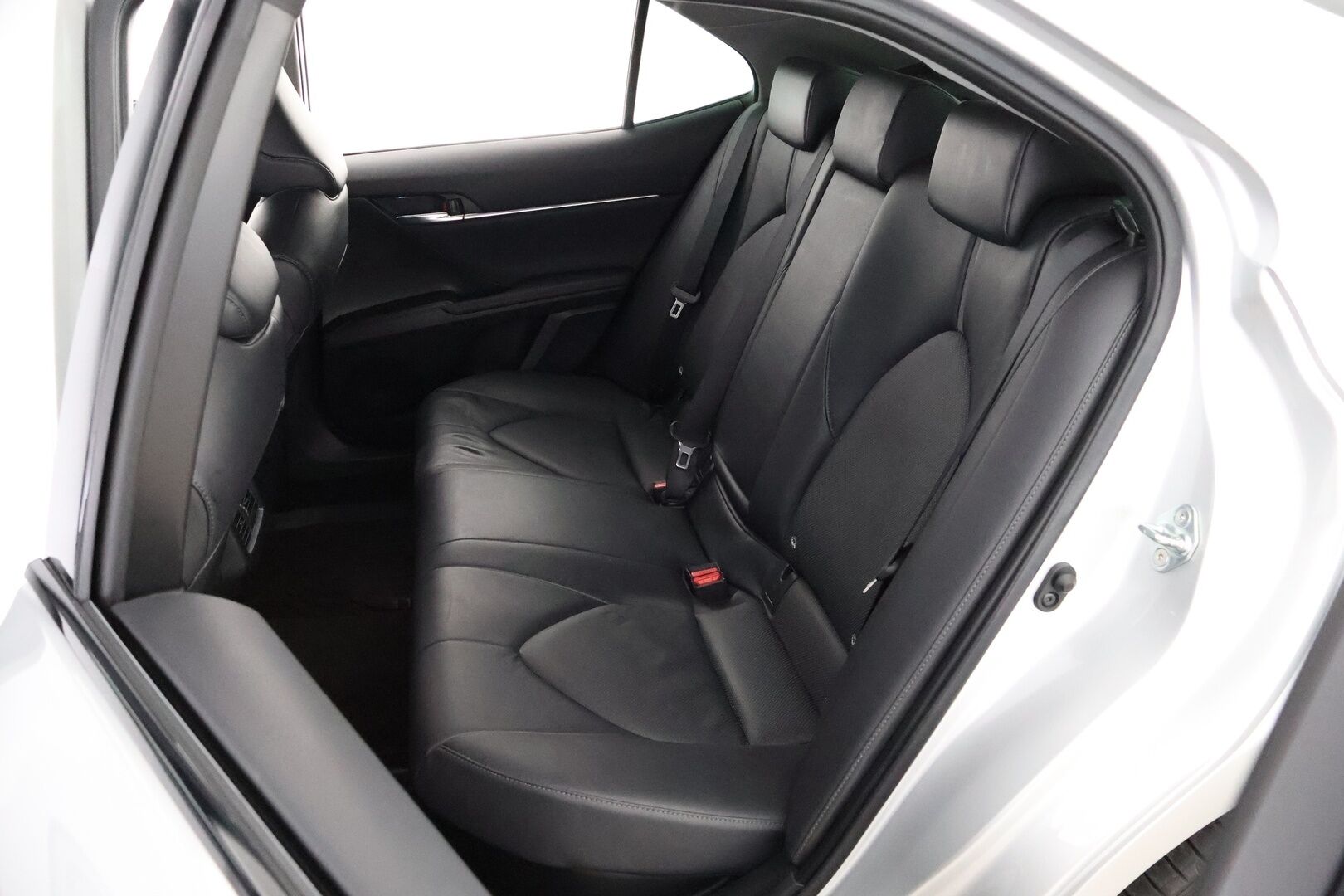 Toyota Camry 2023 2,5 Hybrid Style * Suomiauto / Adapt.Vakkari / Nahkasisusta / Sähköpenkit / Adapt.LED / Peruutuskamera - Juuri tullut Tampereelle! / Bi-LED / Supervarusteet!