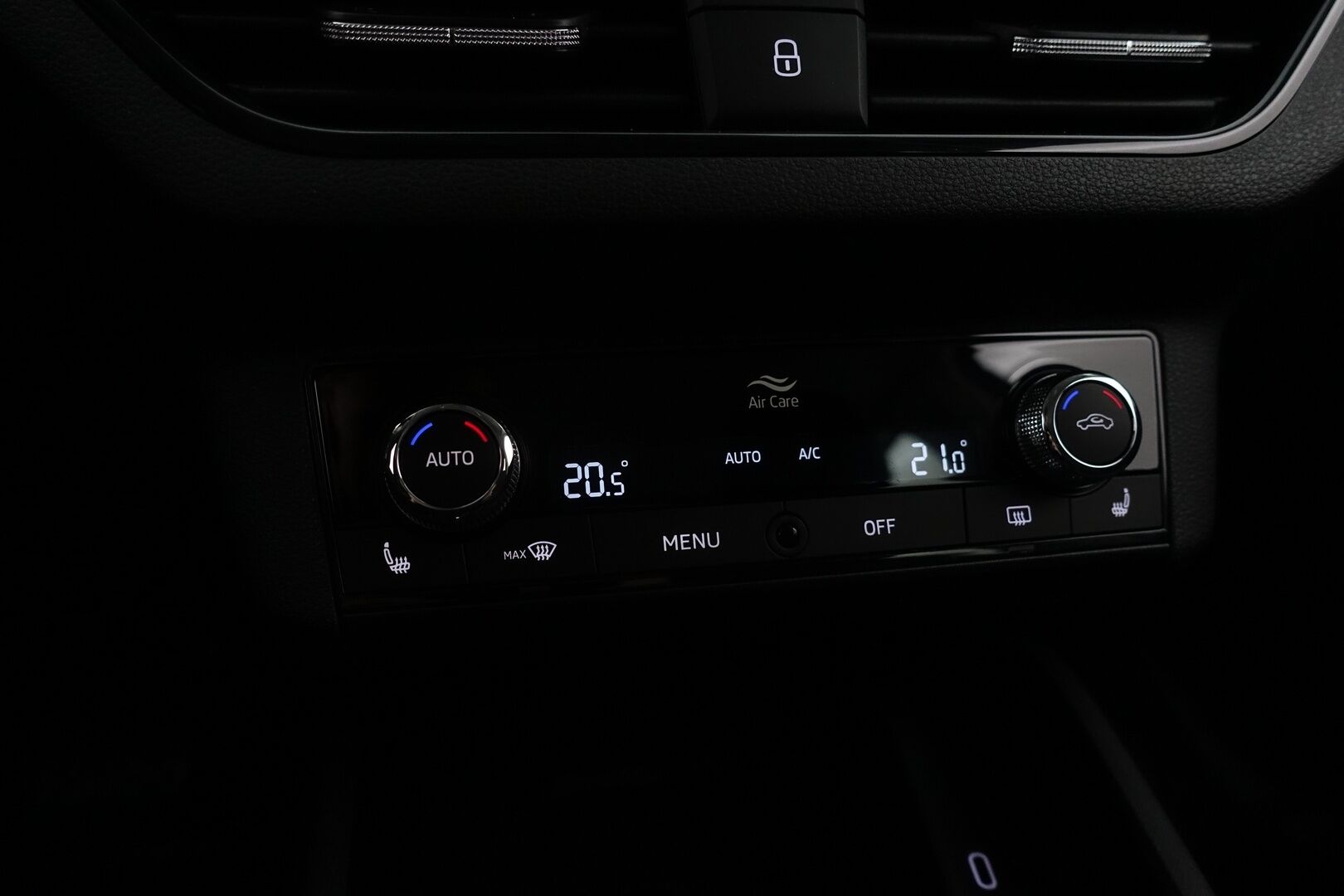 Skoda Scala 2023 1.0 TSI 110 Ambition DSG Autom. * Suomi-auto / Lohkolämmitin / Apple&Android * - HULLUT AVAJAISHULINAT KORKOTARJOUS 3,29 %