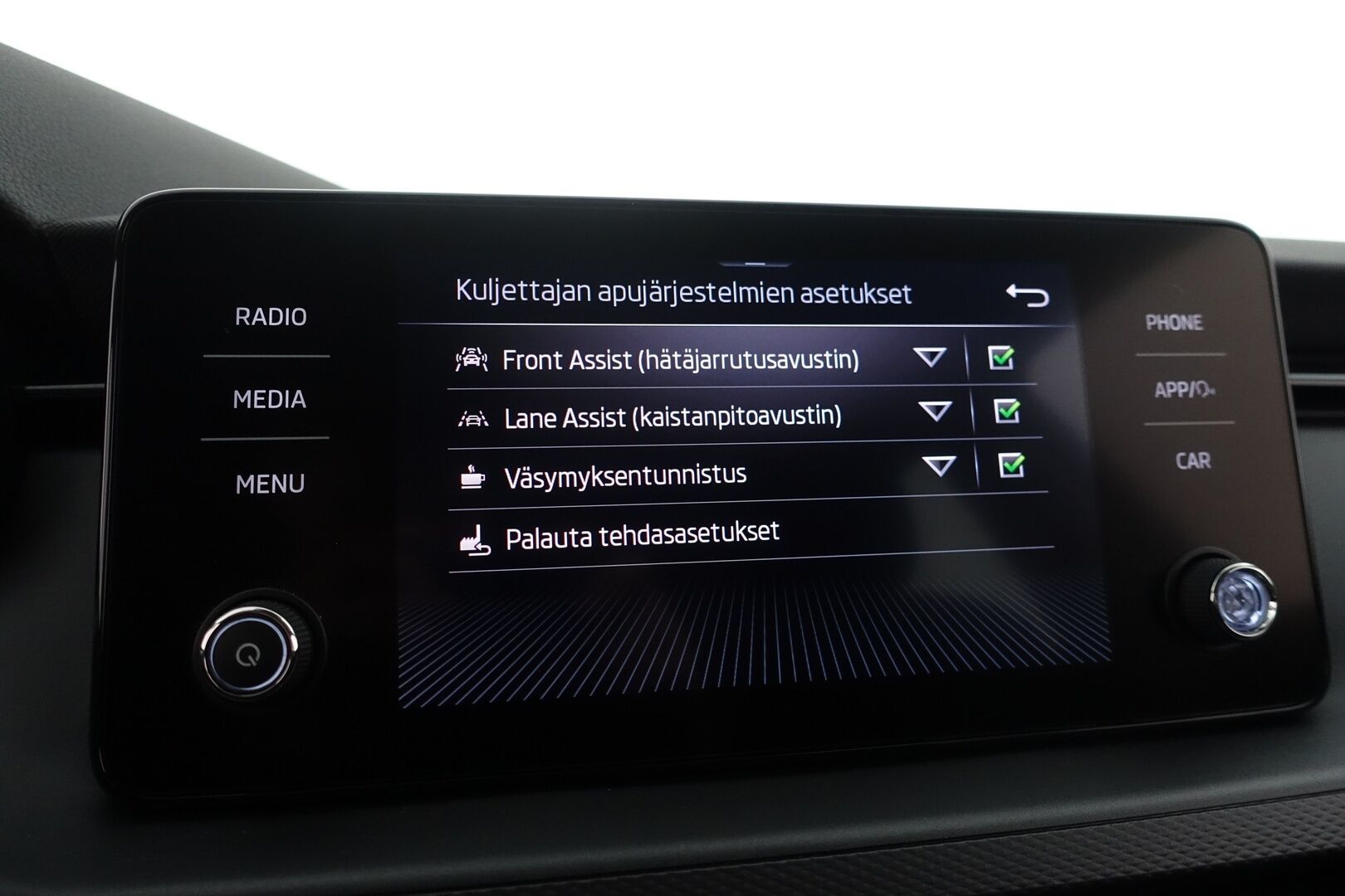 Skoda Scala 2023 1.0 TSI 110 Ambition DSG Autom. * Suomi-auto / Lohkolämmitin / Apple&Android * - HULLUT AVAJAISHULINAT KORKOTARJOUS 3,29 %