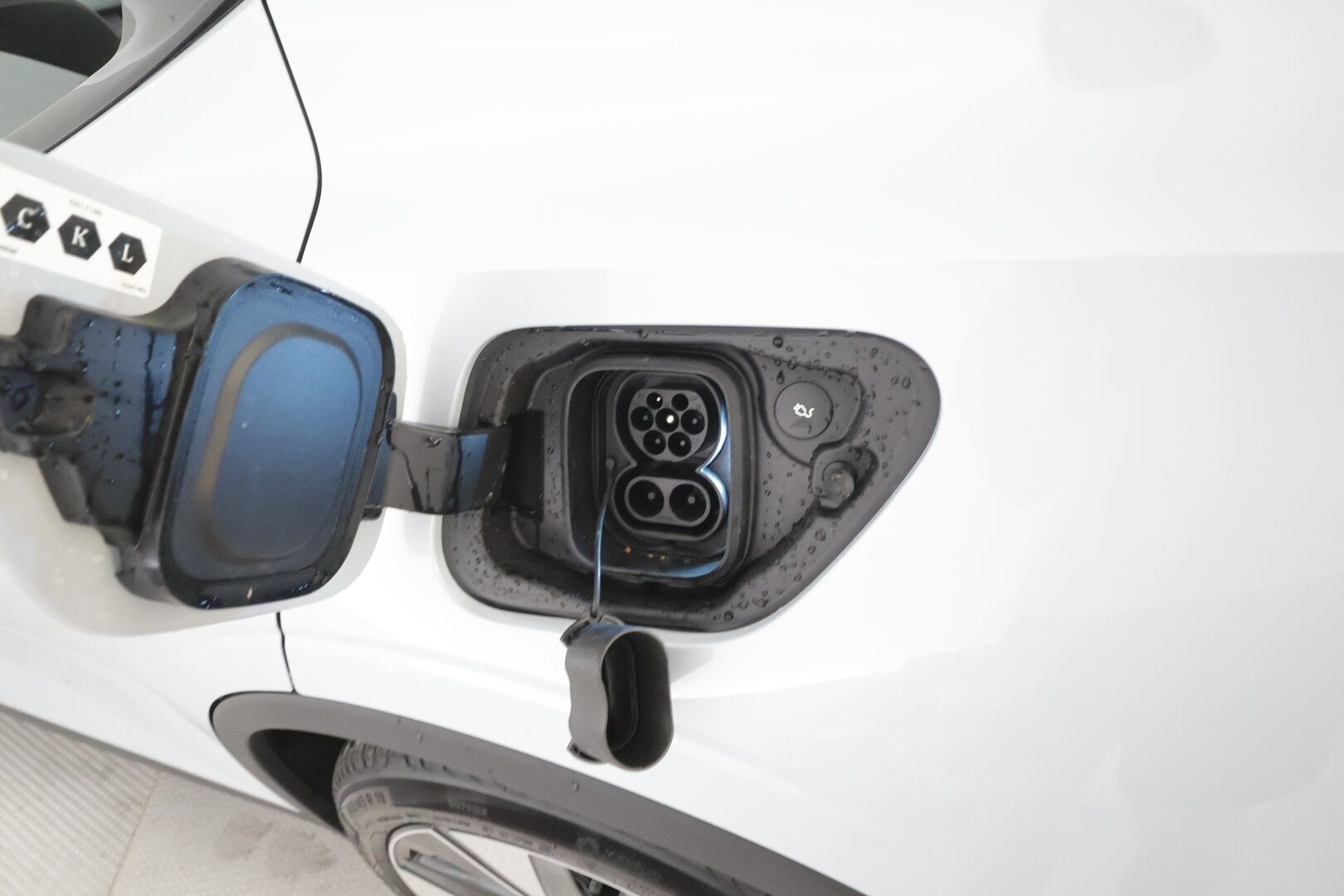 Polestar 2 2023 Standard Range Single Motor, 170kW, 69kWh - | ACC | Lisälämmitin | High performance audio | Muistipenkki | LED | 360-Kamera | Apple&Android | 1.Om suomi-auto | Kahdet Renkaat | Merkkihuollettu |