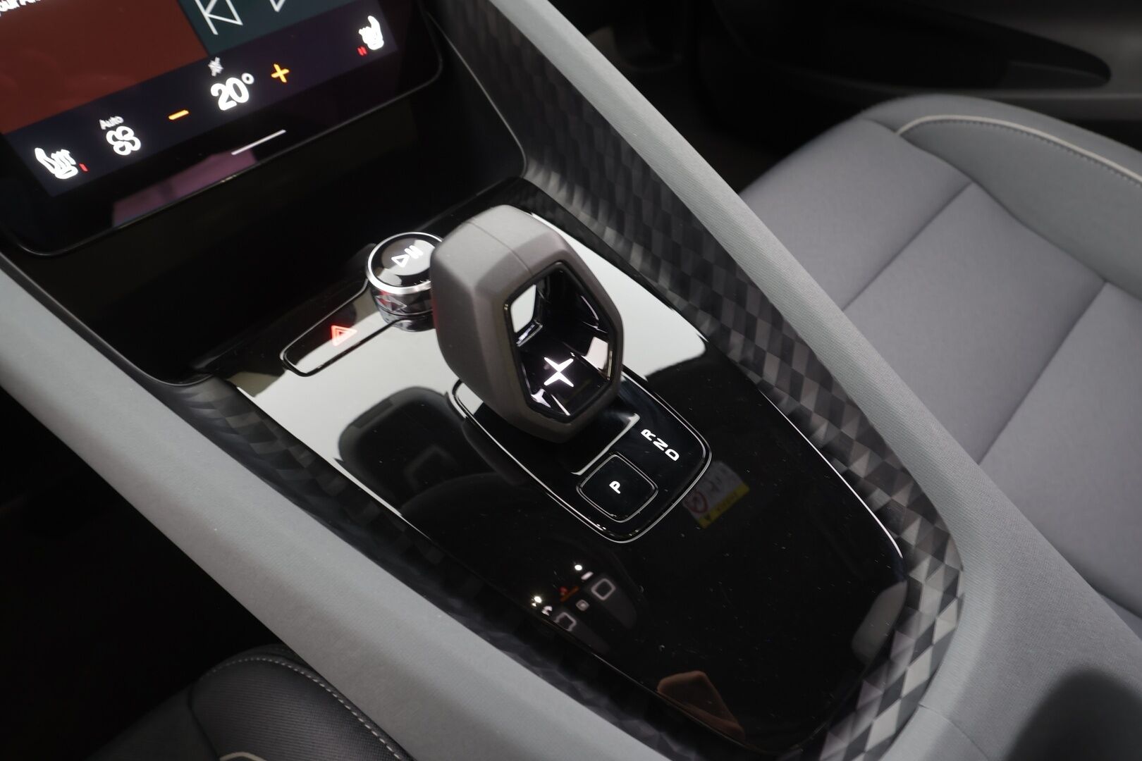 Polestar 2 2023 Standard Range Single Motor, 170kW, 69kWh - | ACC | Lisälämmitin | High performance audio | Muistipenkki | LED | 360-Kamera | Apple&Android | 1.Om suomi-auto | Kahdet Renkaat | Merkkihuollettu |